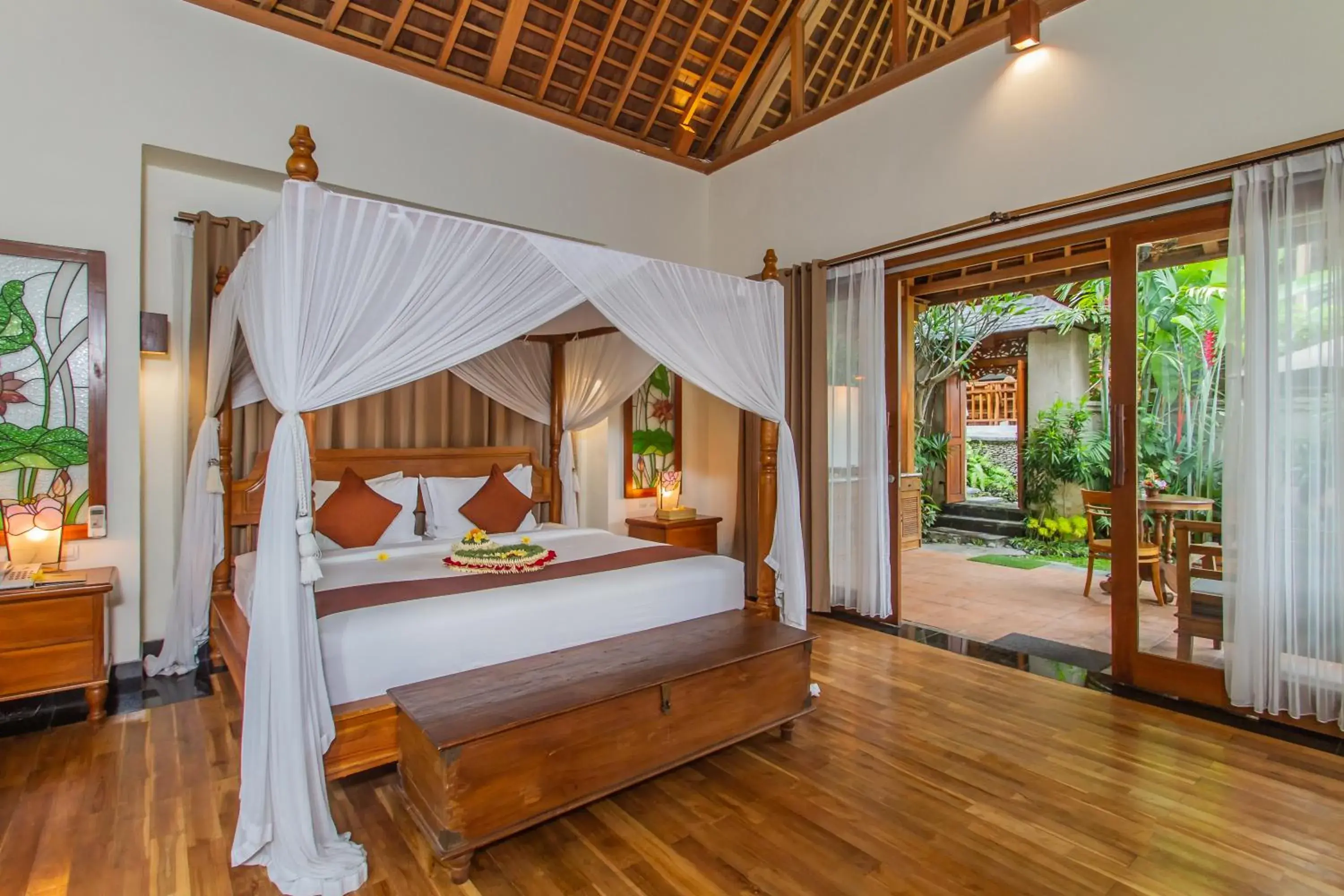 Bed in Graha Sandat Villas