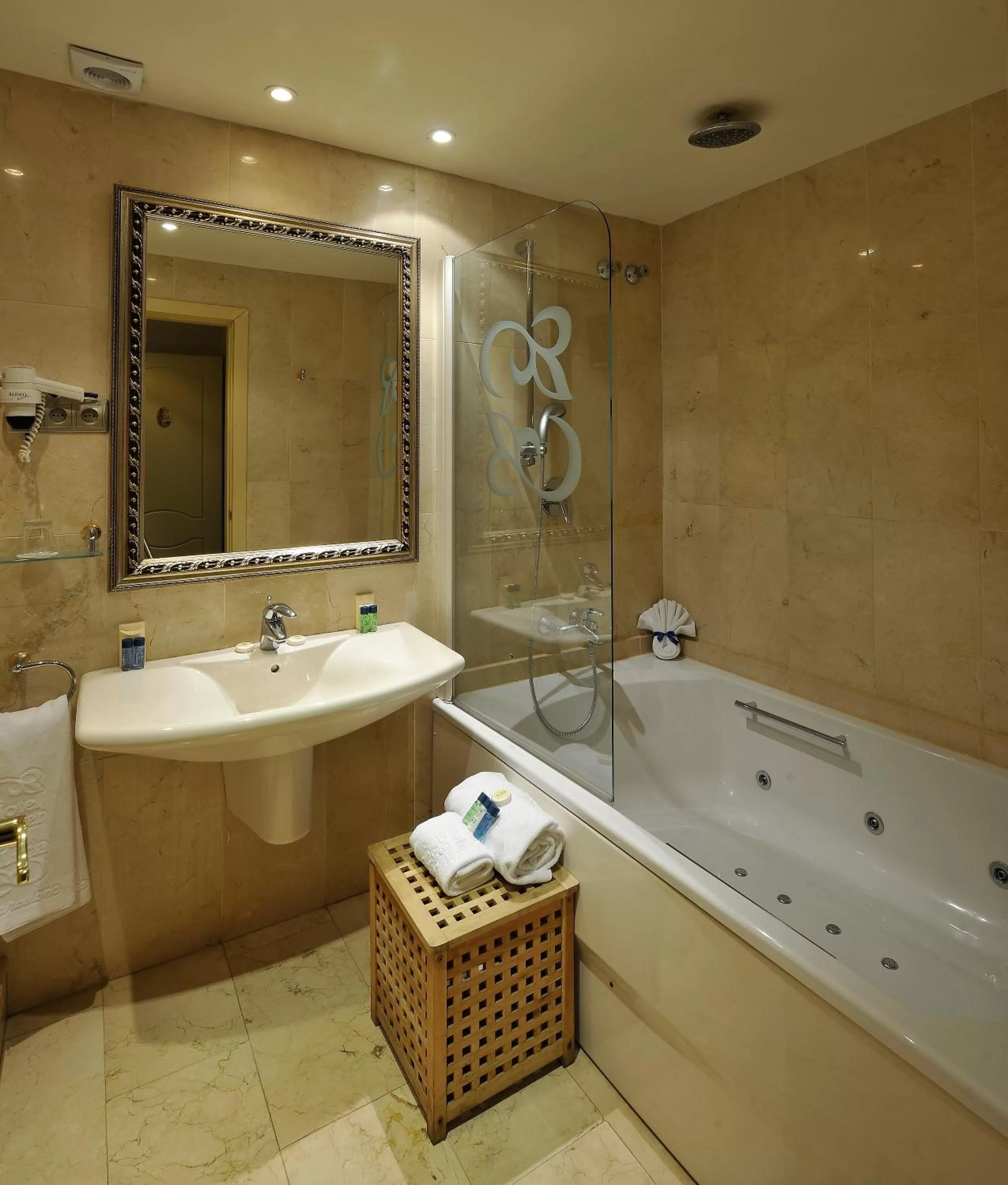 Bathroom in Hotel Roger de Llúria