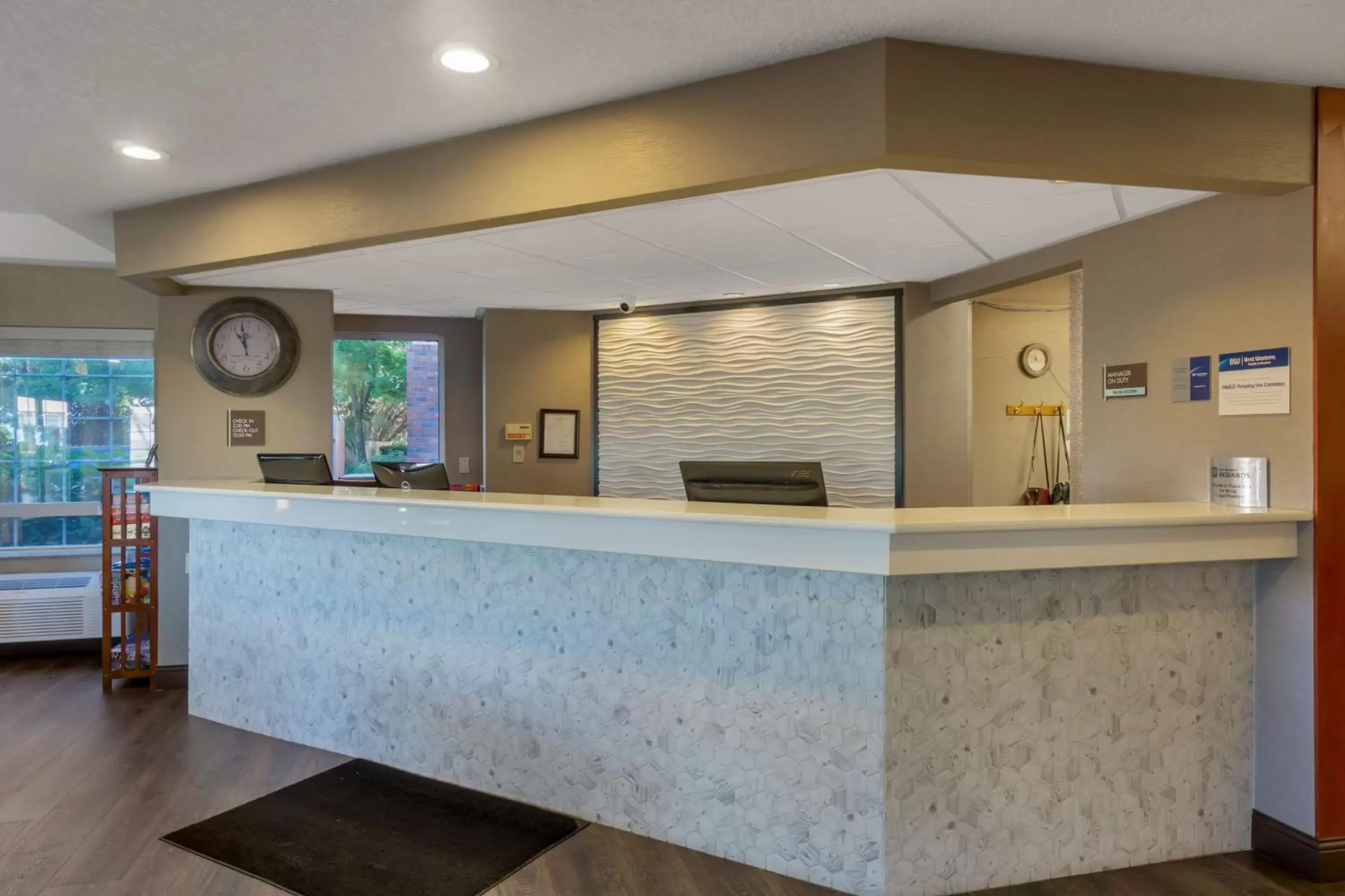 Lobby or reception in Best Western Plus Park Place Inn & Suites Lobby or reception in Best Western Plus Park Place Inn & Suites