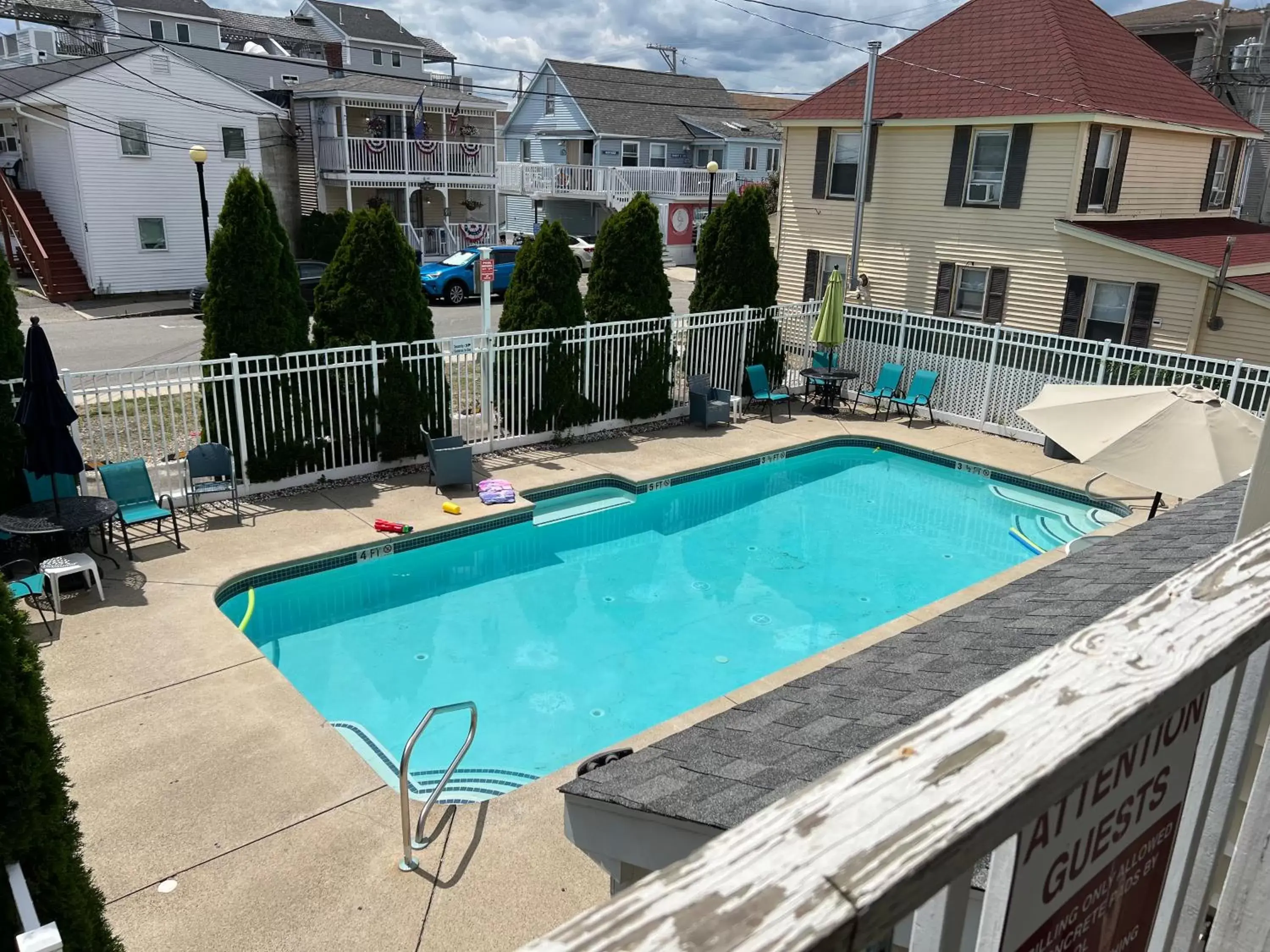 Property building, Pool View in Ships Inn