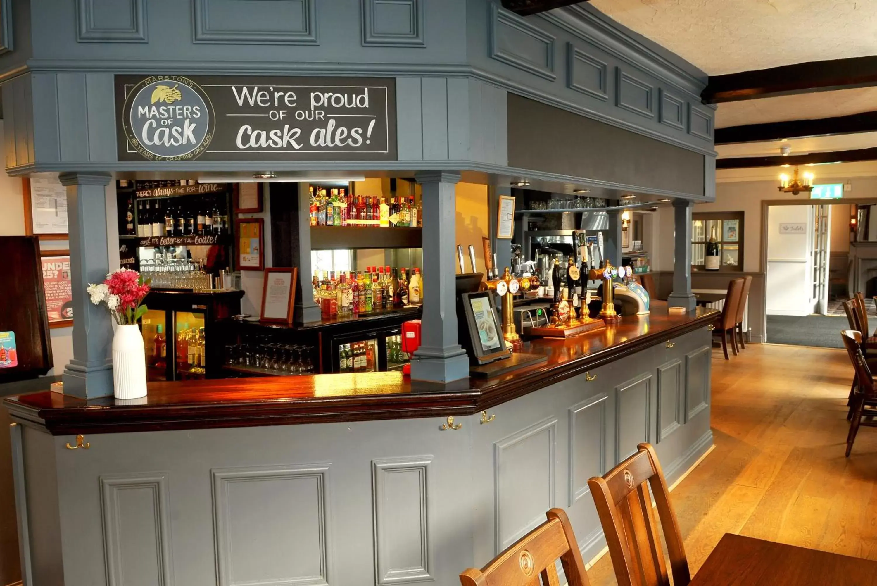 Lounge or bar, Lounge/Bar in Bacon Arms, Newbury