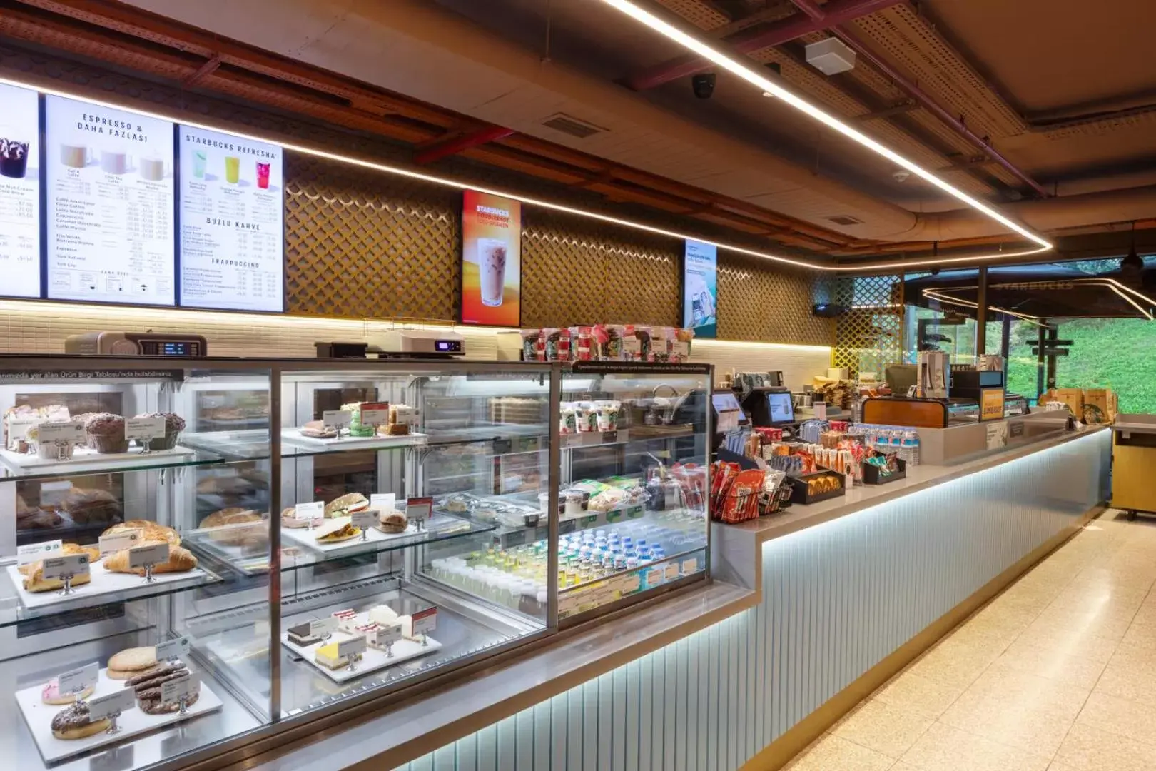 Restaurant/places to eat, Supermarket/Shops in Marriott Executive Apartments Istanbul Fulya
