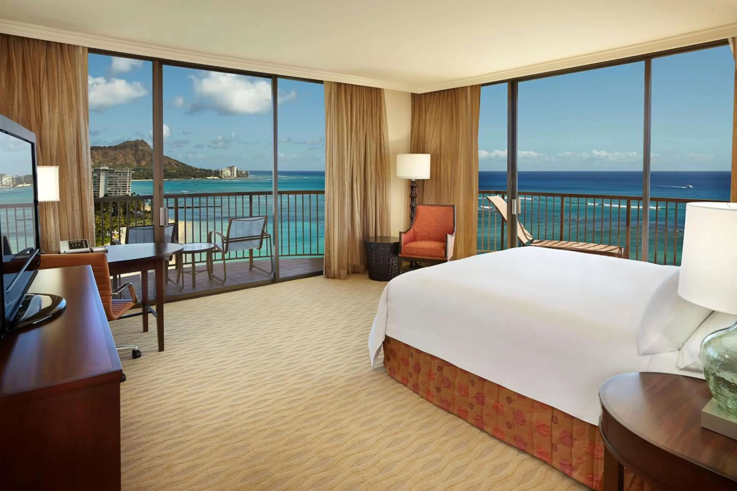 Bedroom, Sea View in Hilton Hawaiian Village Waikiki Beach Resort