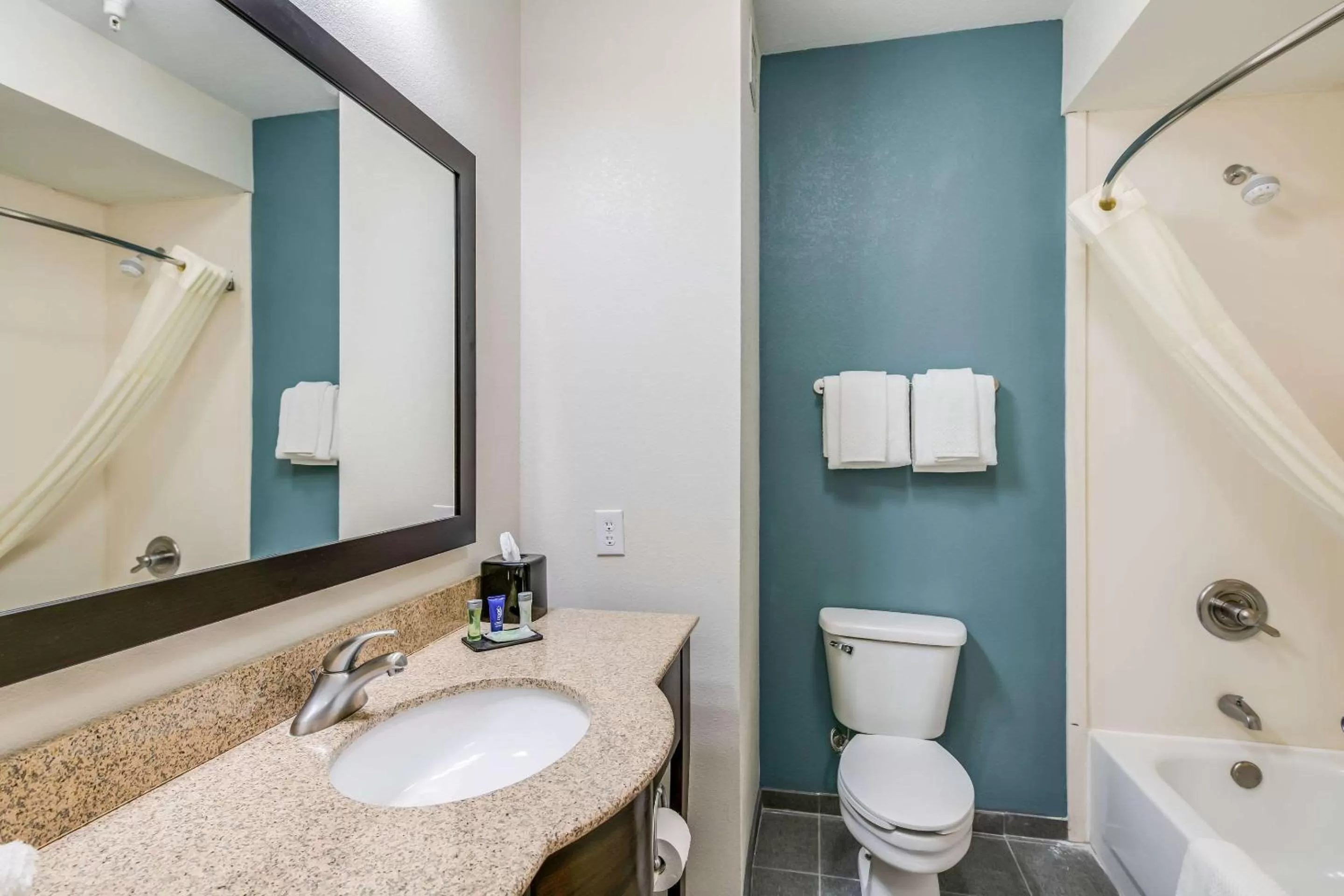 Bathroom in Sleep Inn Clovis