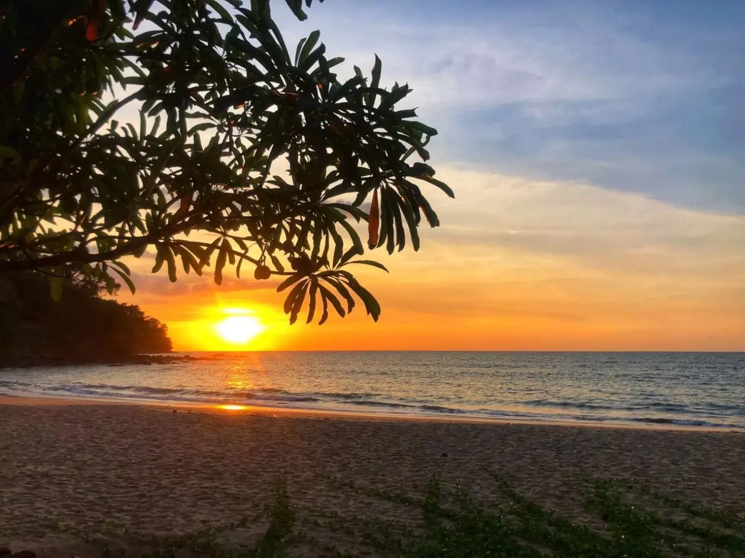 Beach, Sunrise/Sunset in Khaolak Palm Beach Resort