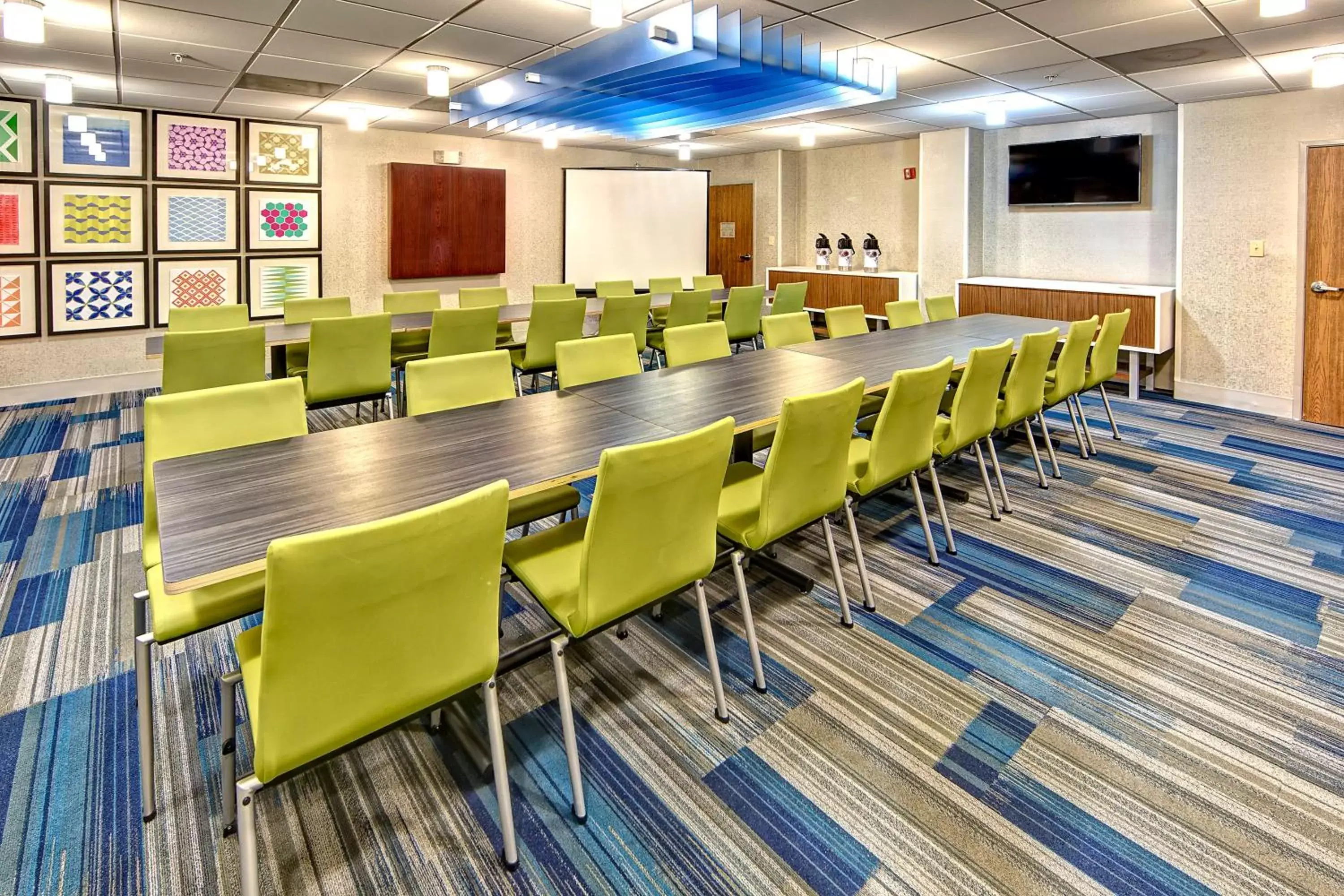 Meeting/conference room in Holiday Inn Express & Suites Crossville, an IHG Hotel