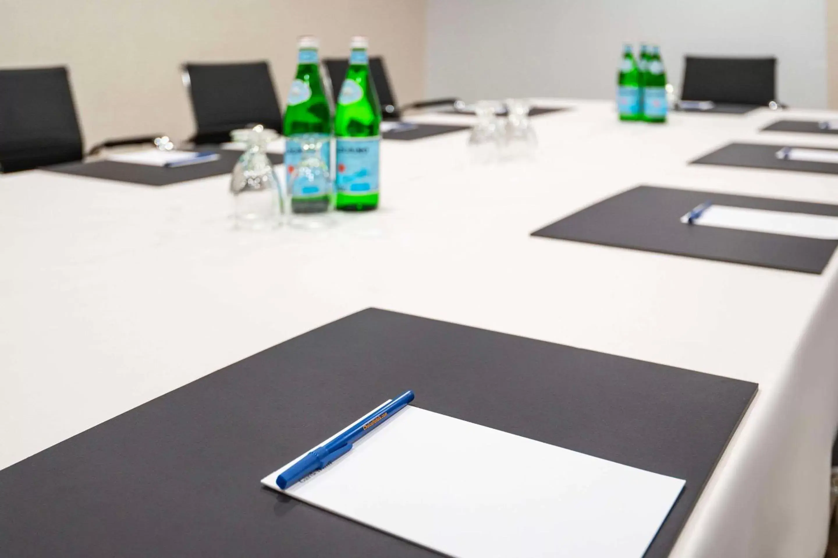 Meeting/conference room, Business Area/Conference Room in Comfort Inn & Suites Barrie