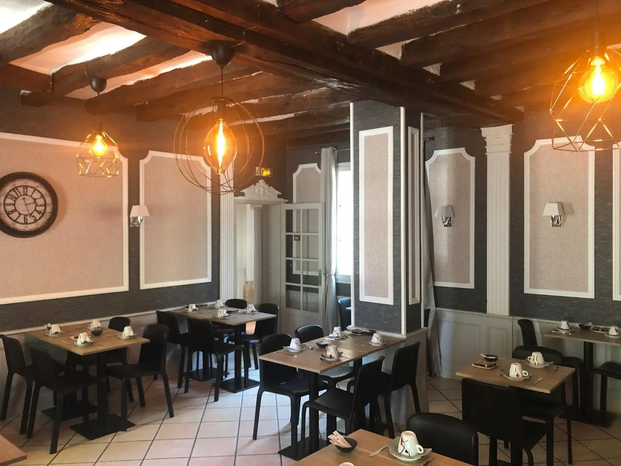 Restaurant/Places to Eat in Hôtel Le Blason