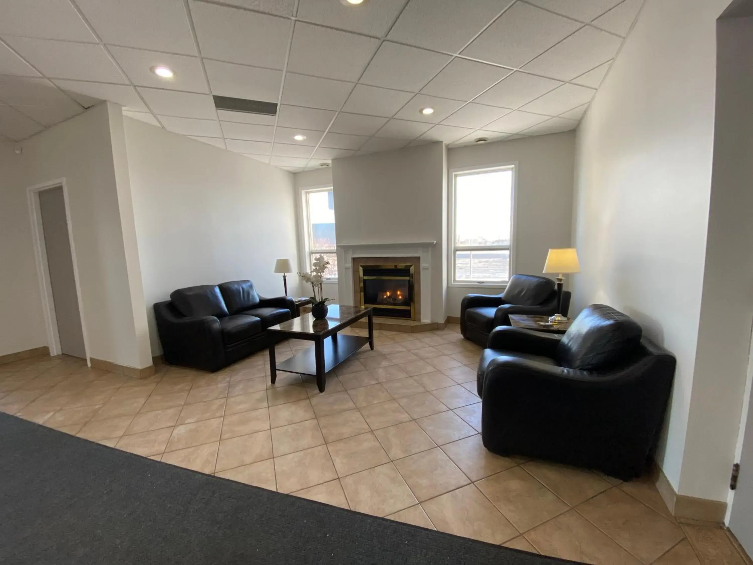 Seating Area in Days Inn by Wyndham Brockville