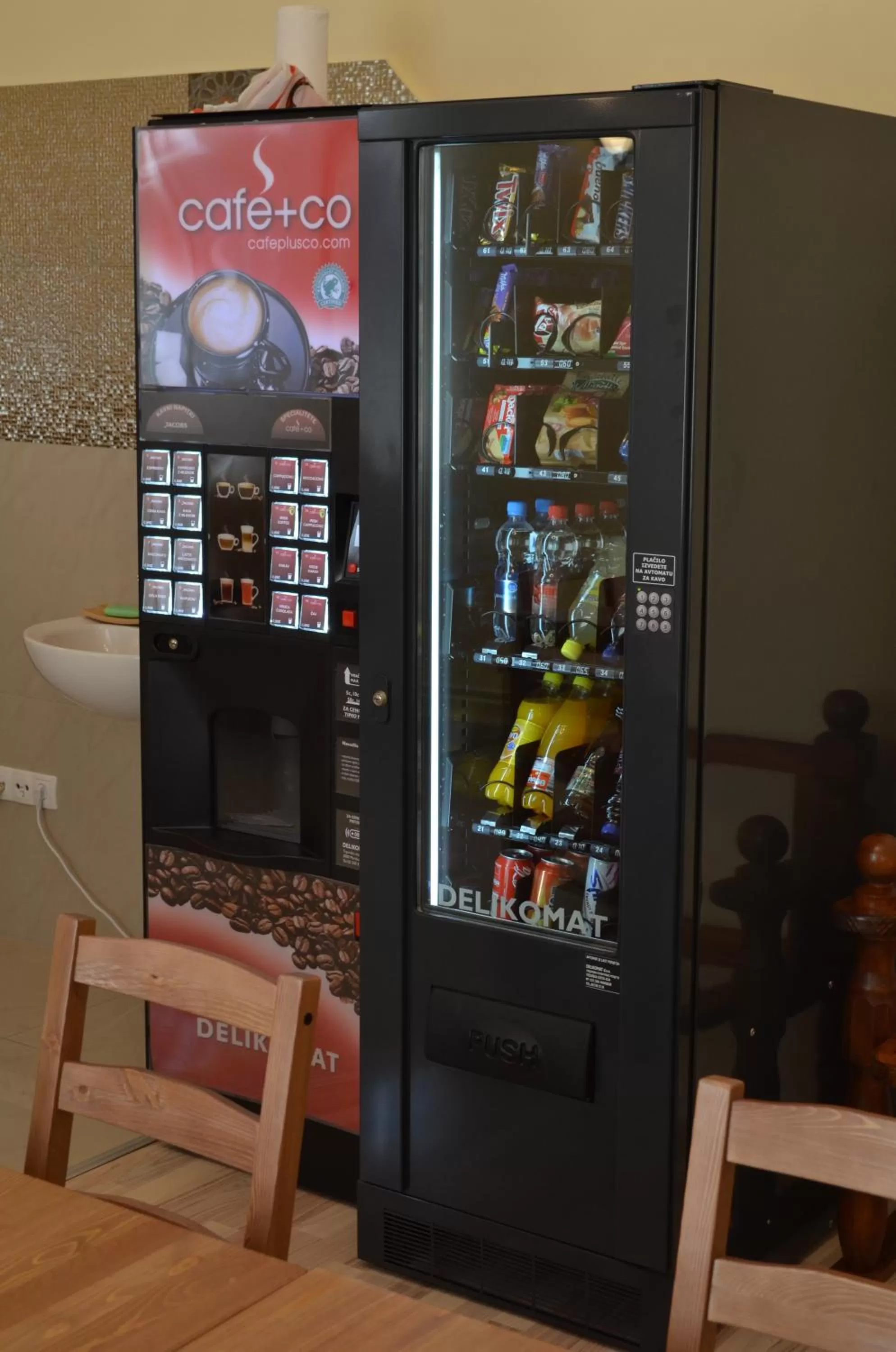 Food and drinks in Hostel Sonce