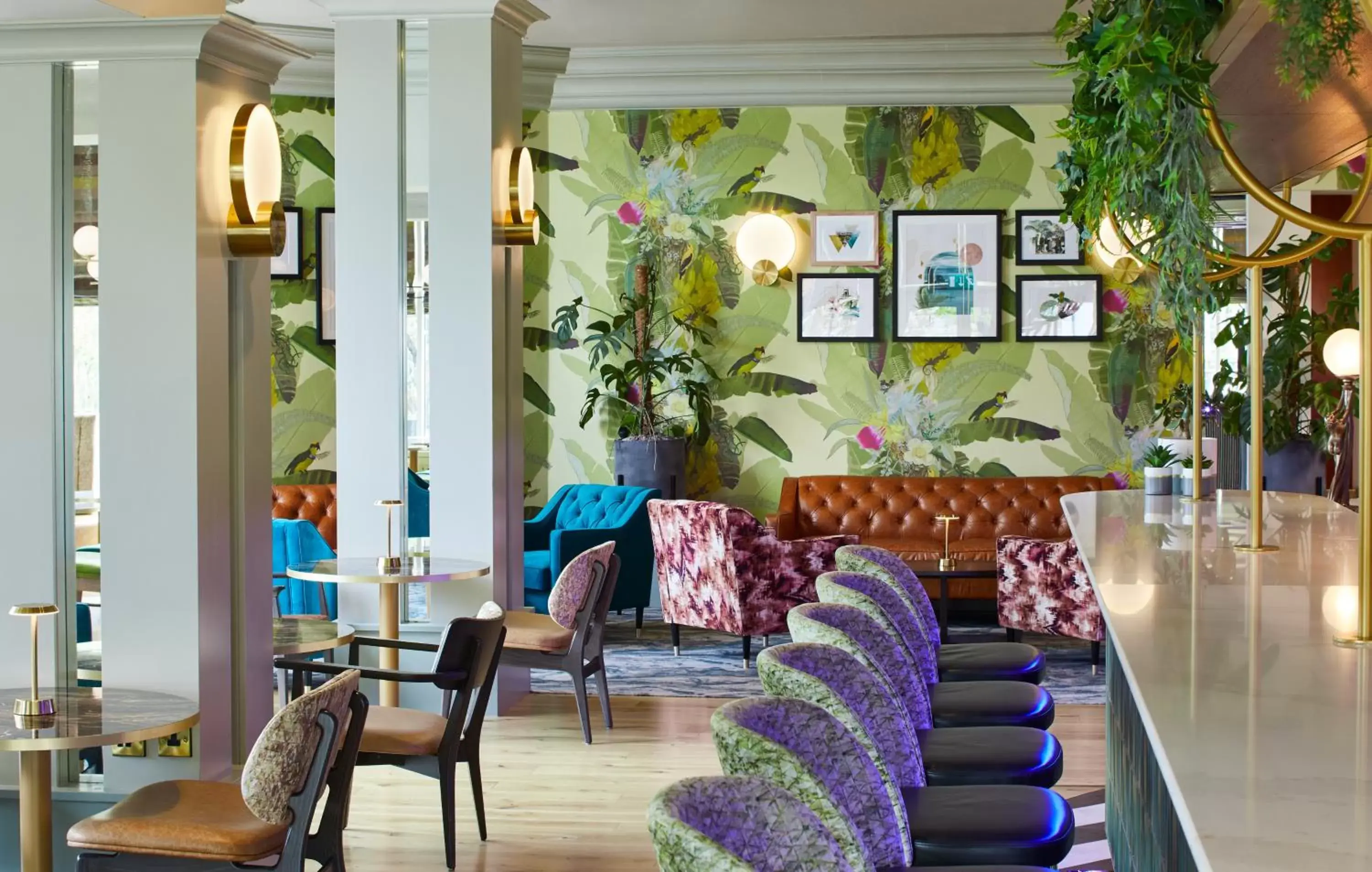 Lounge or bar, Lobby/Reception in Leonardo Royal Southampton Grand Harbour