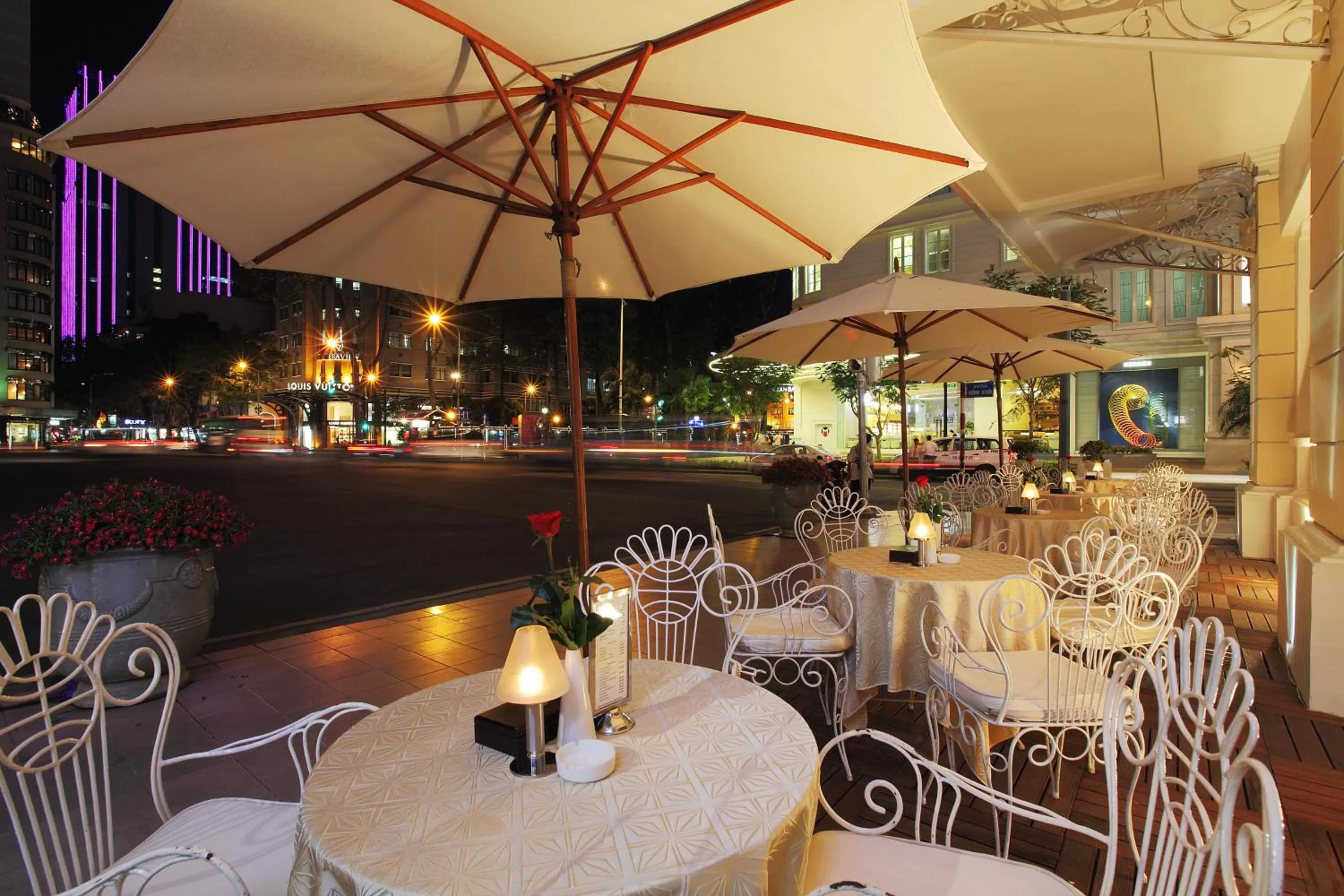 Restaurant/places to eat in Hotel Continental Saigon