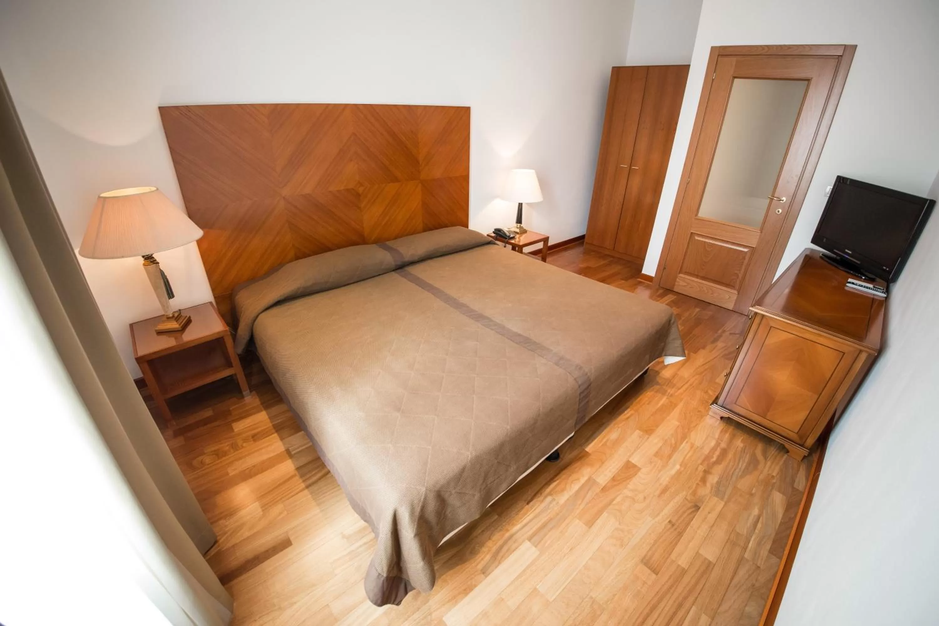 One-Bedroom Apartment in Residence Victoria