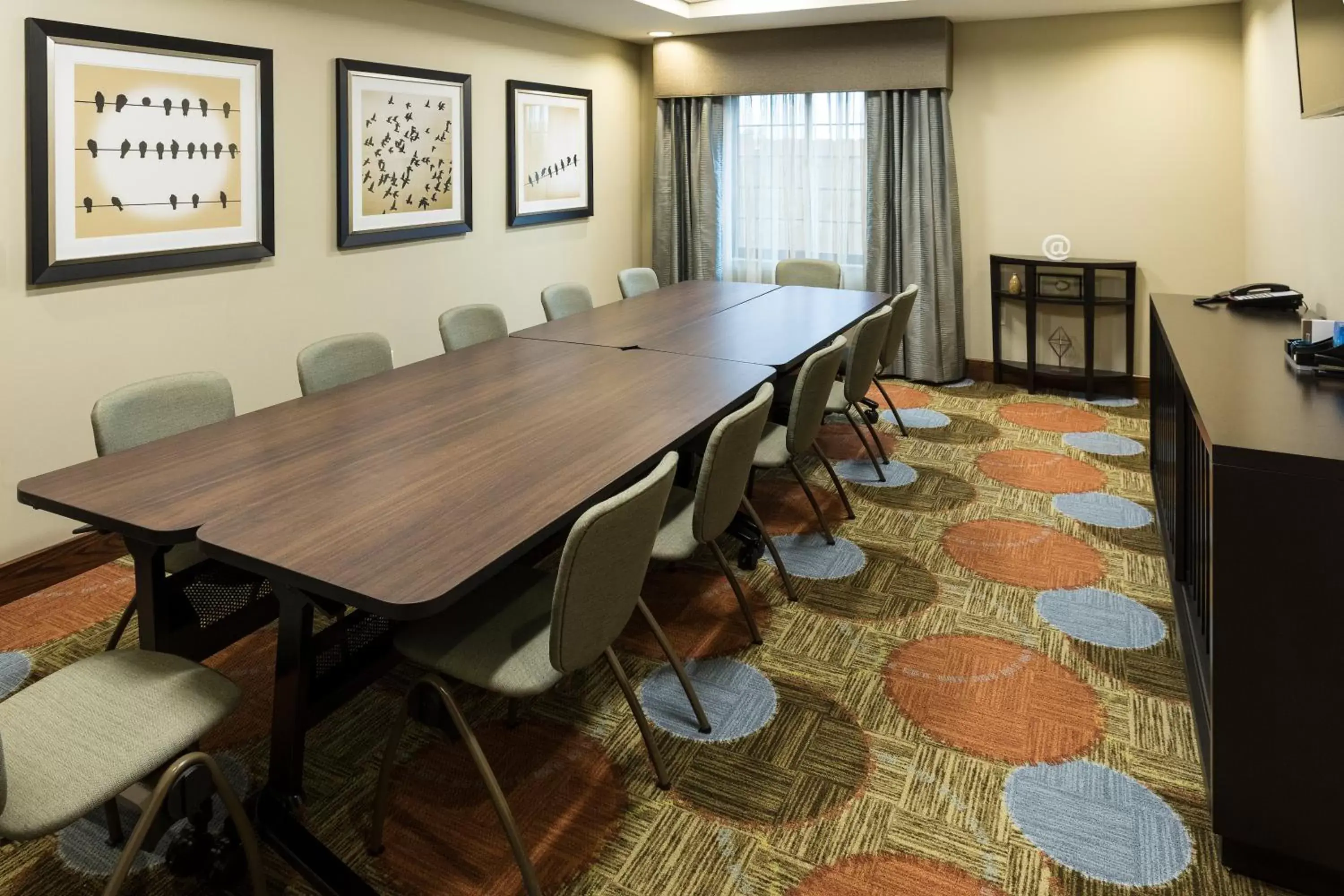 Meeting/conference room in Staybridge Suites Omaha West, an IHG Hotel