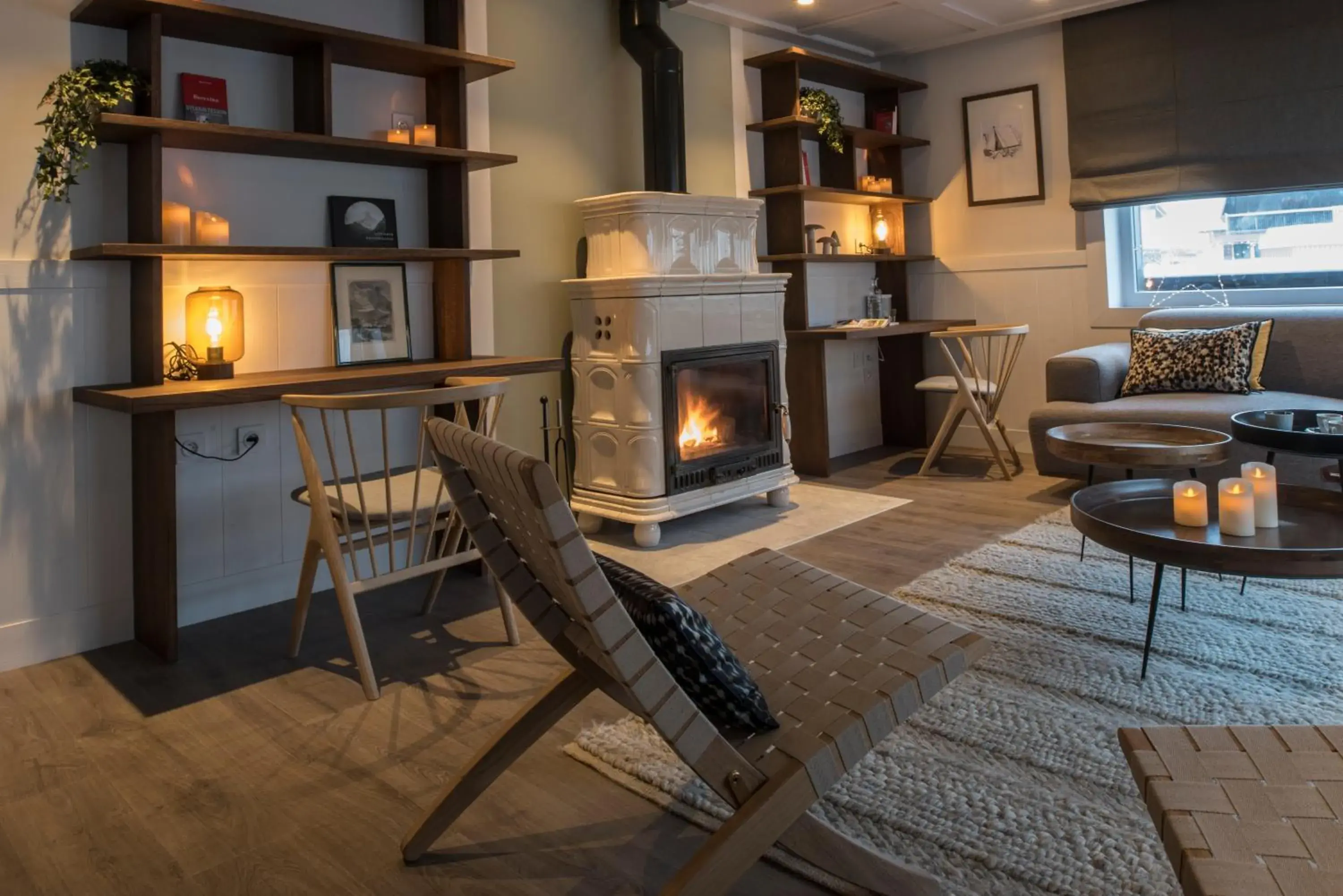 Communal lounge/ TV room, Seating Area in Chalet hôtel le Whymper