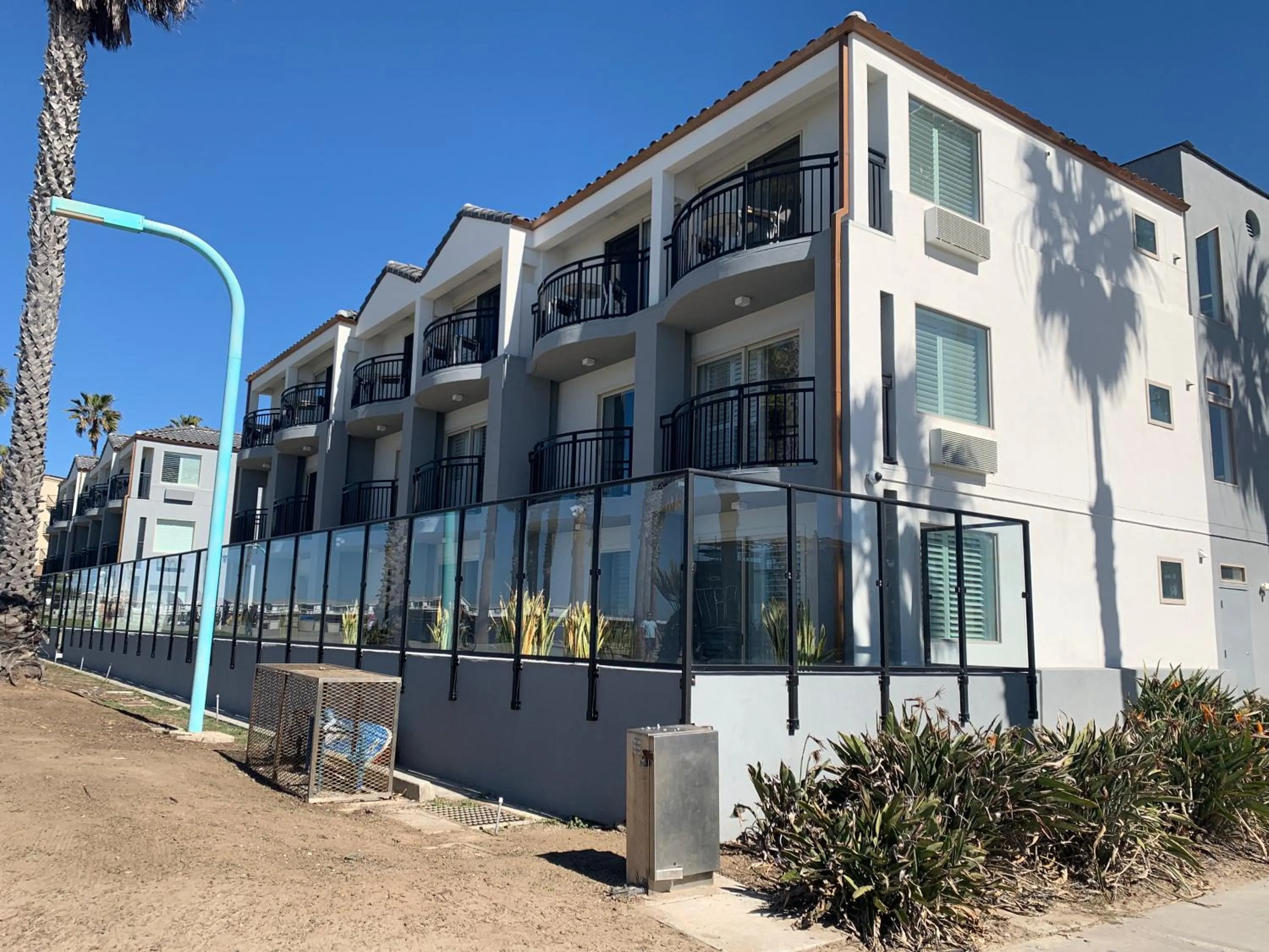 Property building in Ocean Park Inn