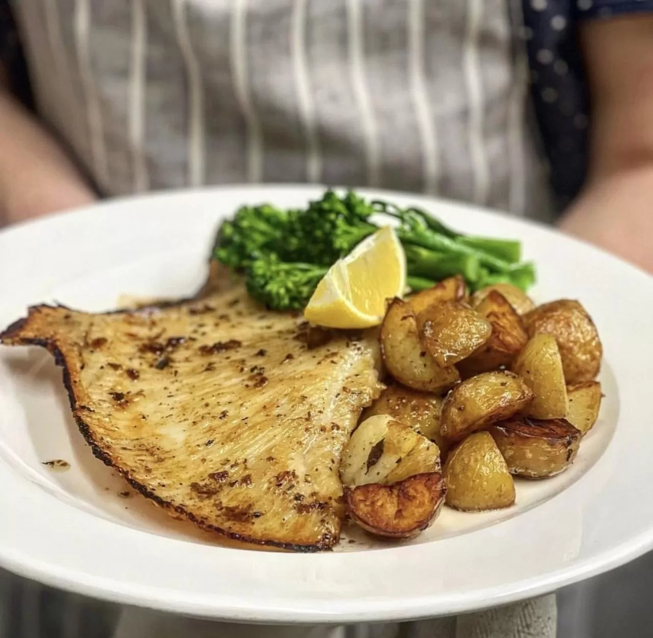 Restaurant/places to eat in The Horseshoe & Castle