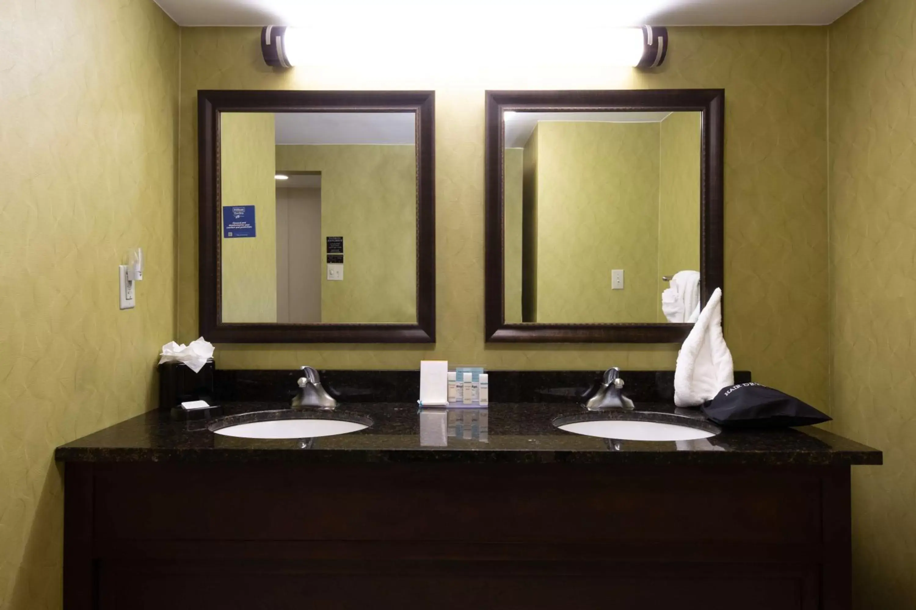 Bathroom in Hampton Inn Winston-Salem Hanes Mall