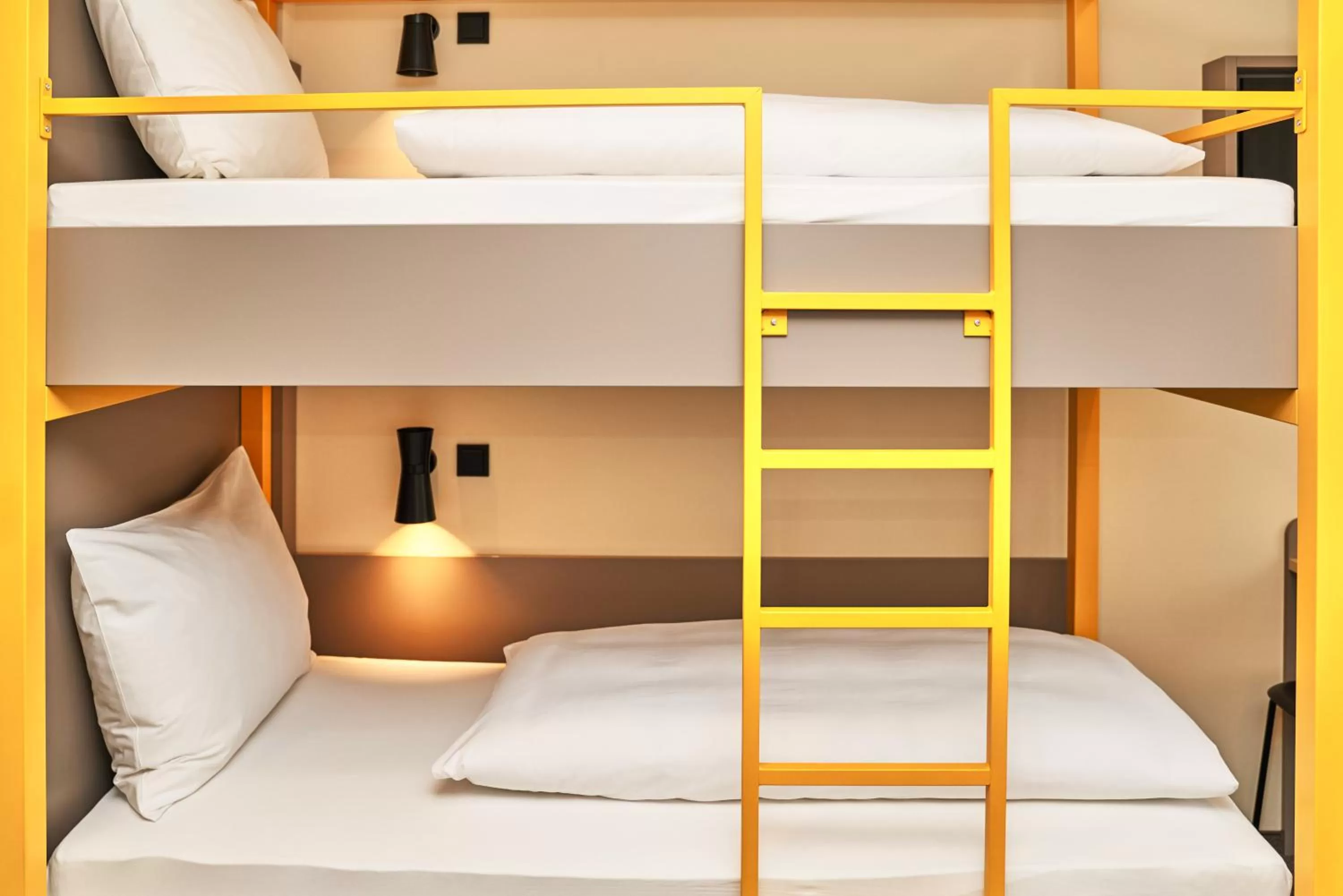 Bed in McDreams Hotel München-Nord