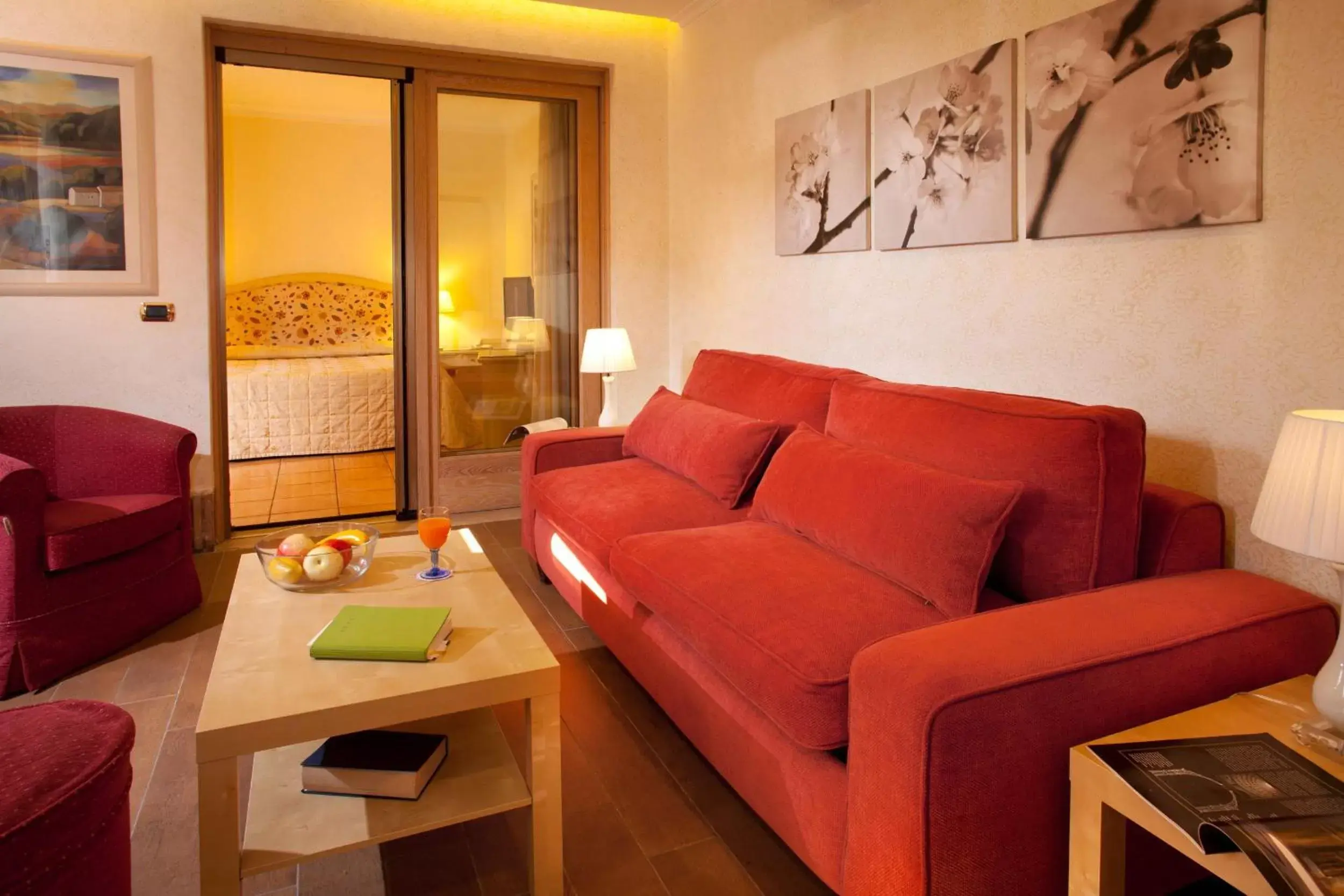Photo of the whole room, Seating Area in Hotel Piccolo Borgo