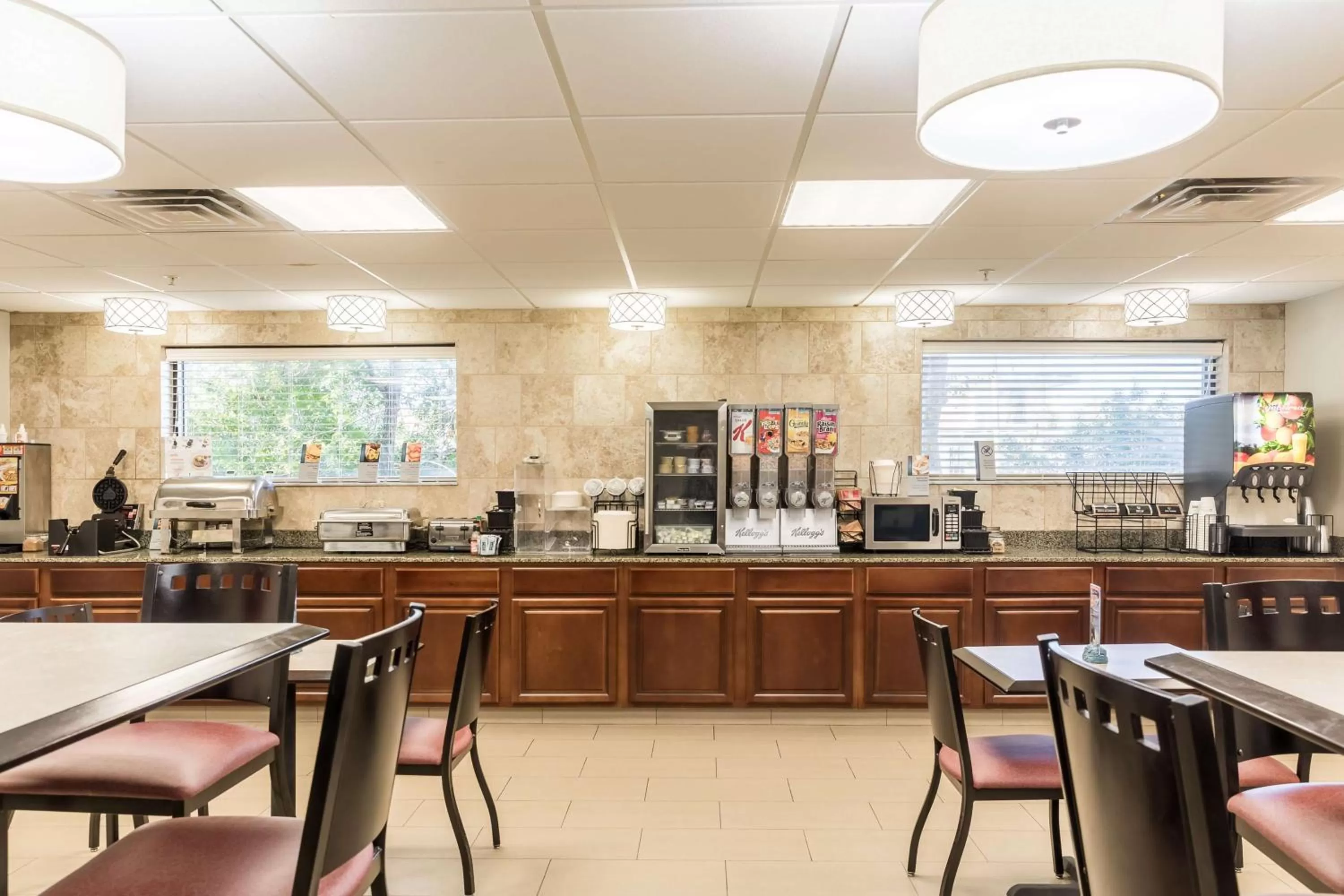 Restaurant/places to eat in Best Western Plus Sebastian Hotel & Suites