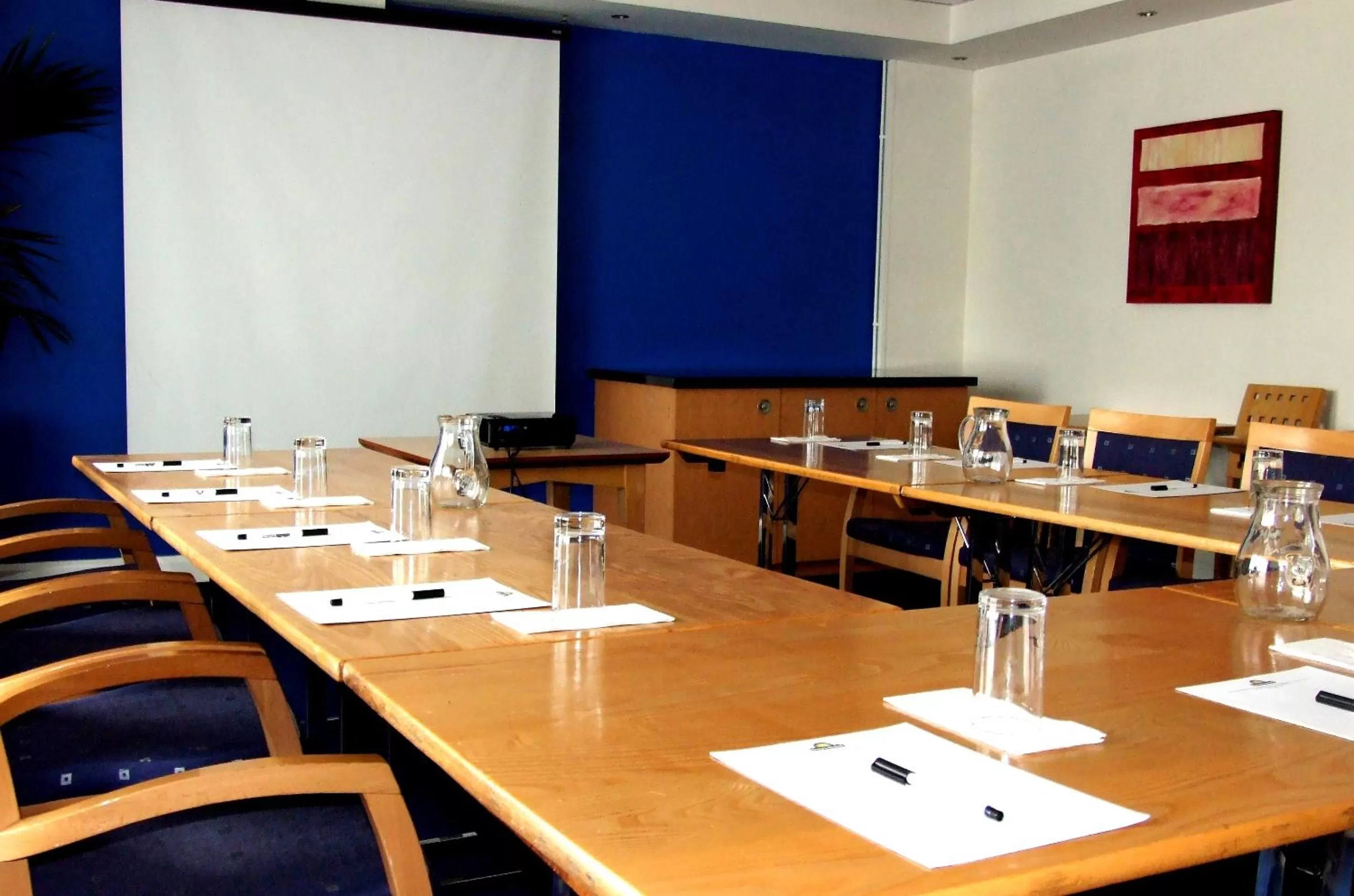 Business facilities in Ramada Wakefield