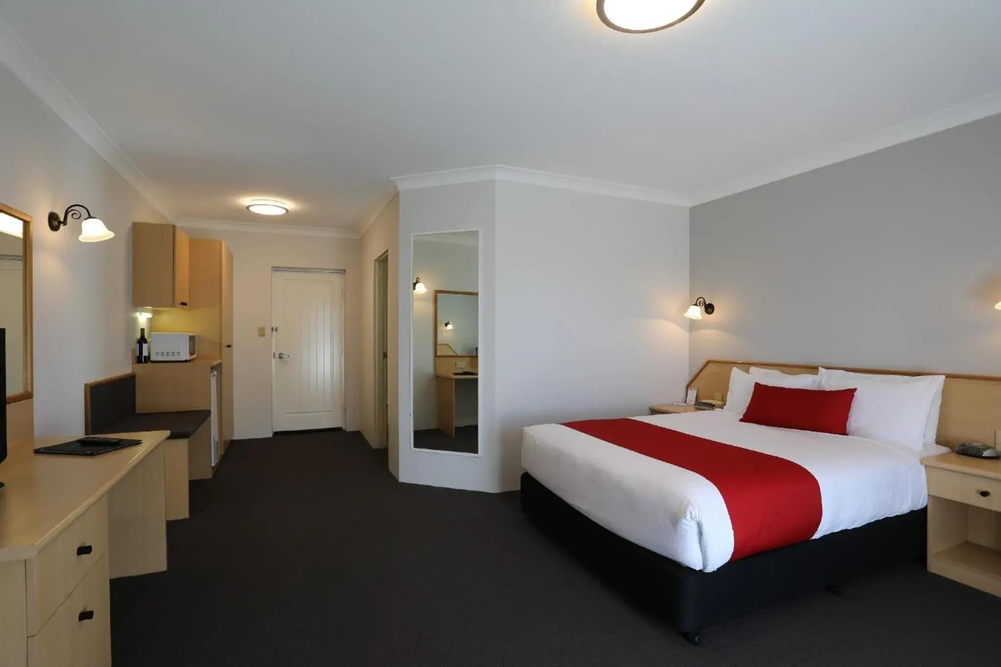 Bed in Redhill Tamworth Motor Inn and Conference Centre