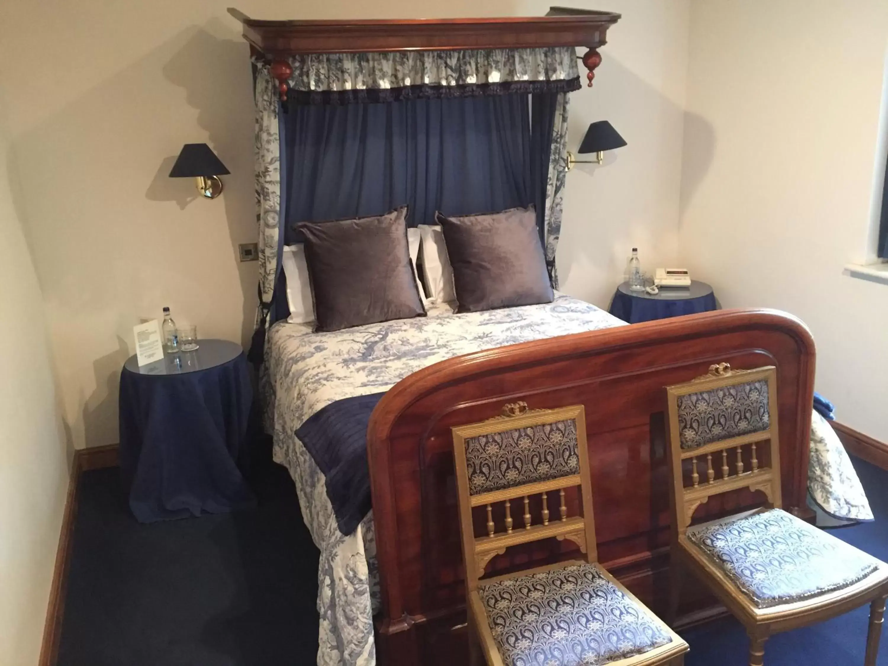 Double Room with Private Bathroom in Cross Keys Hotel Chatteris