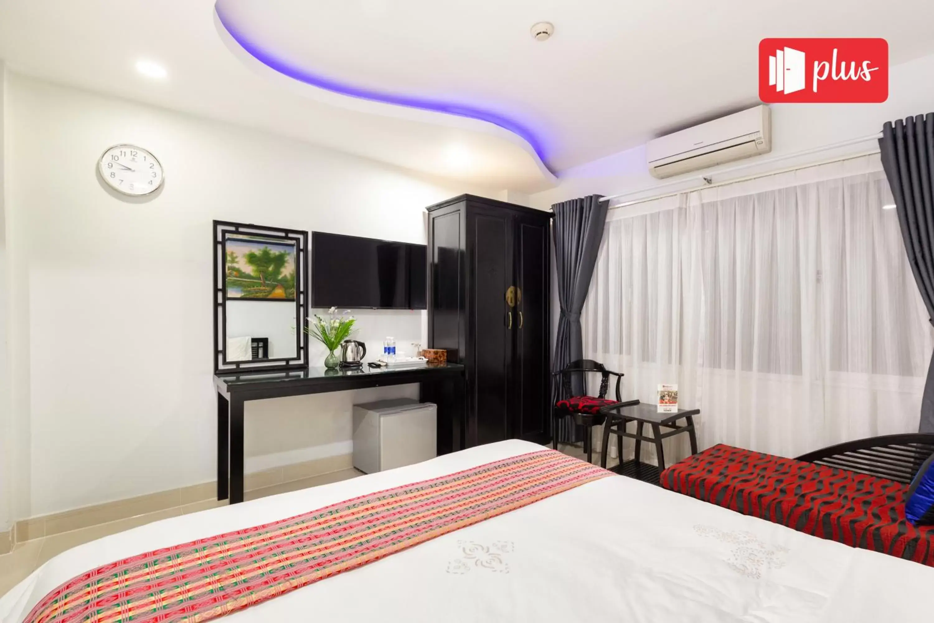 Photo of the whole room, Bed in Saigon Pink Hotel Photo of the whole room, Bed in Saigon Pink Hotel