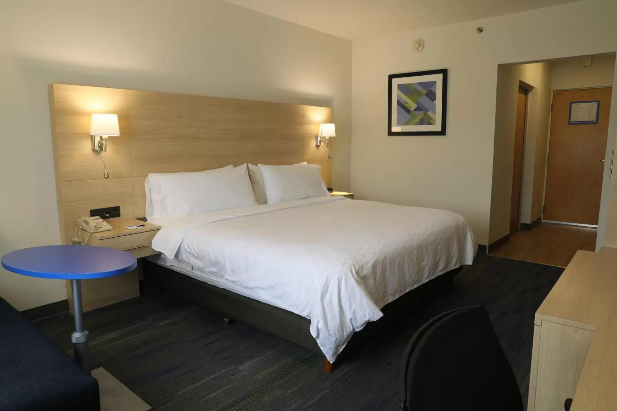 Photo of the whole room, Bed in Holiday Inn Express Piedras Negras, an IHG Hotel