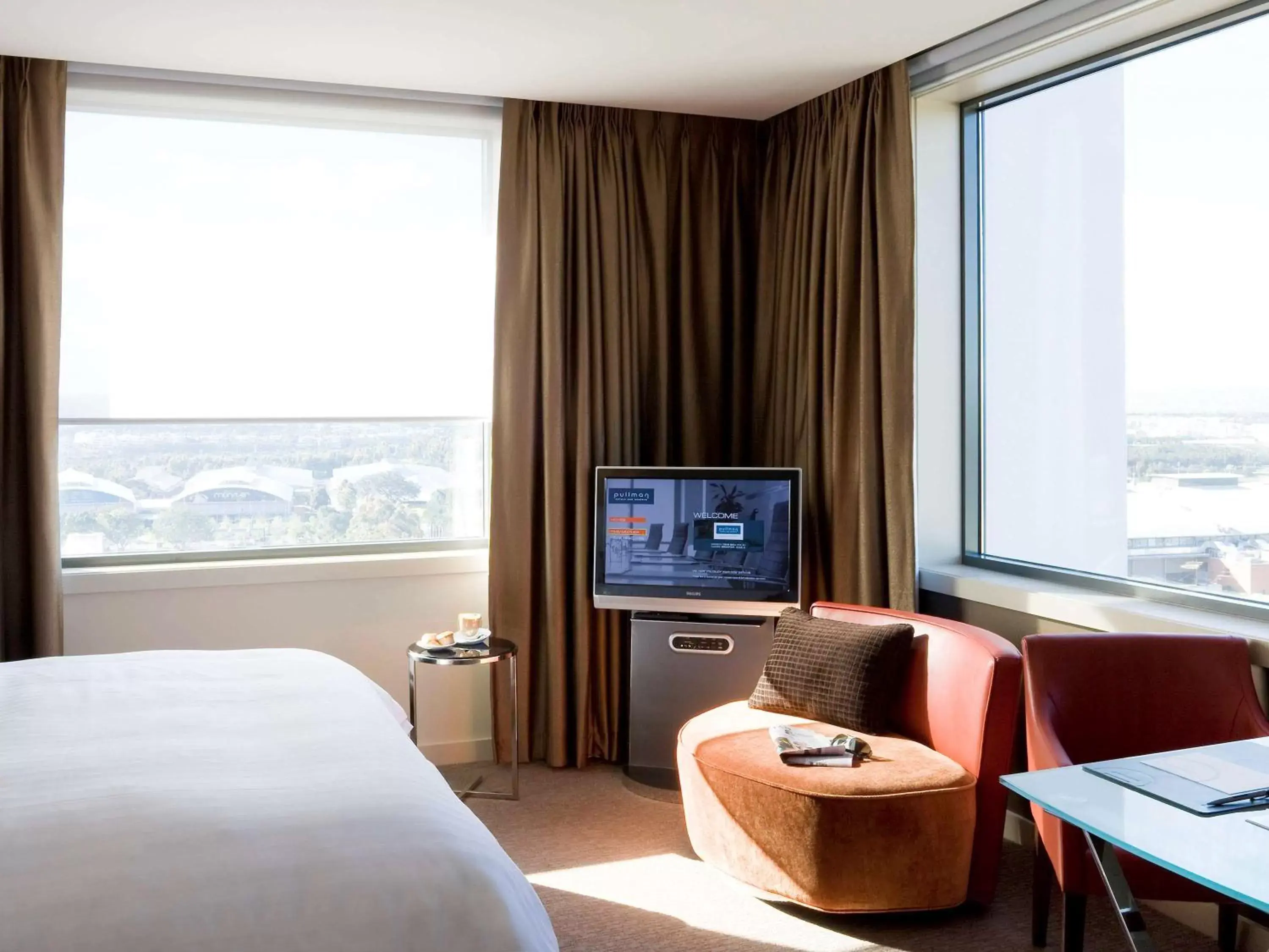 Photo of the whole room, TV/Entertainment Center in Pullman at Sydney Olympic Park Hotel