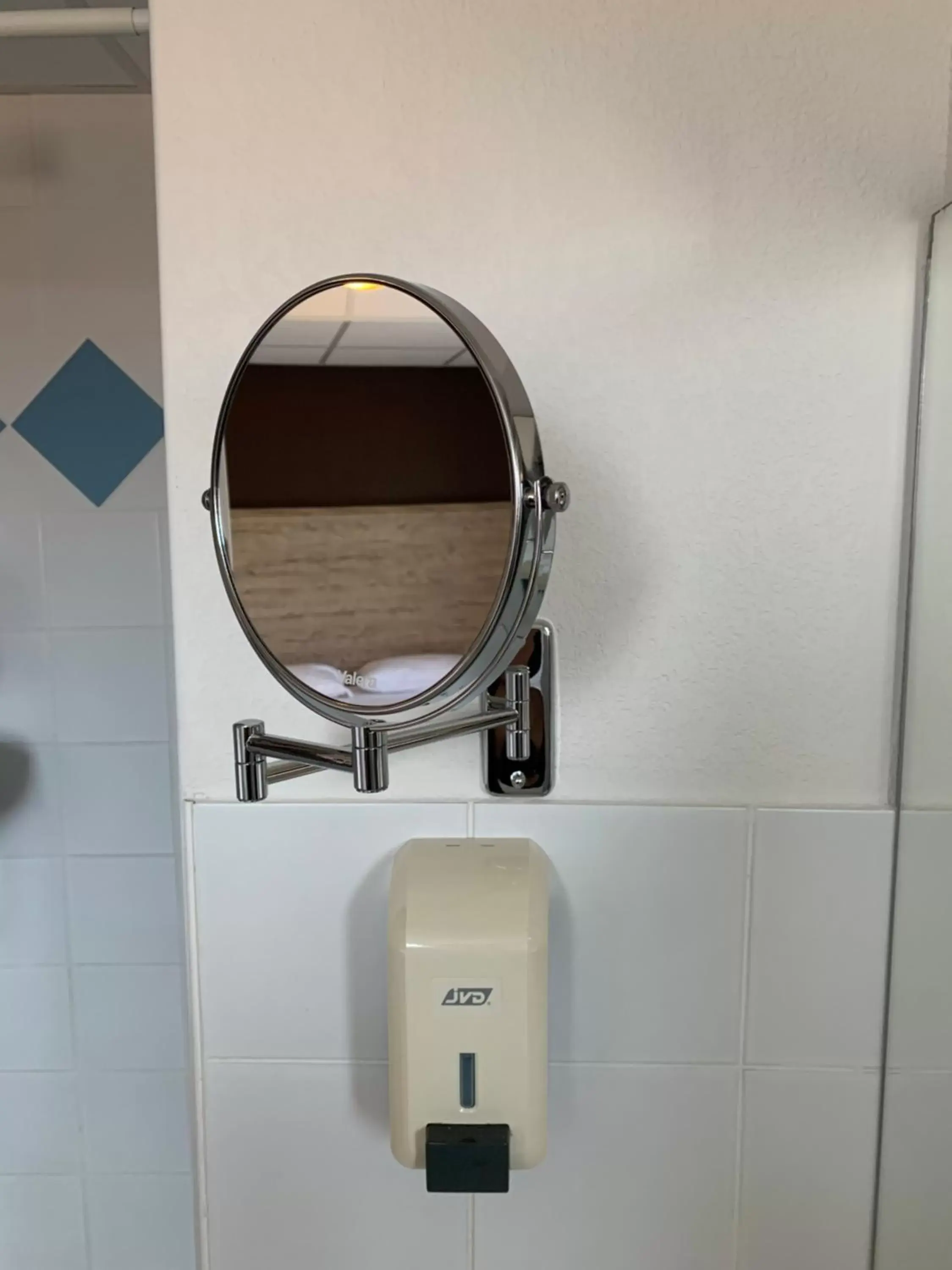 Bathroom in Hotel Restaurant du Bowling de Millau