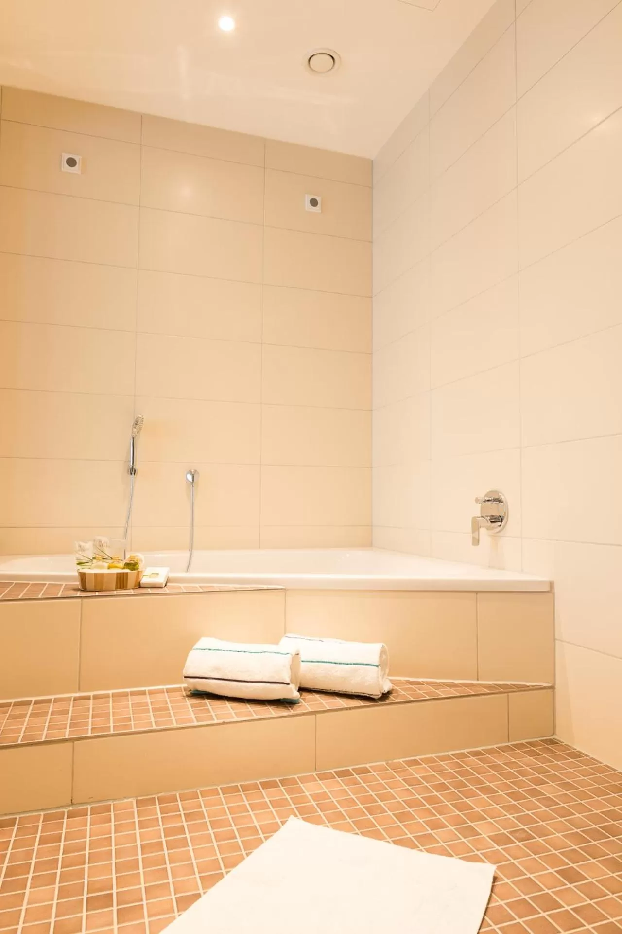 Bathroom in Aribo Hotel