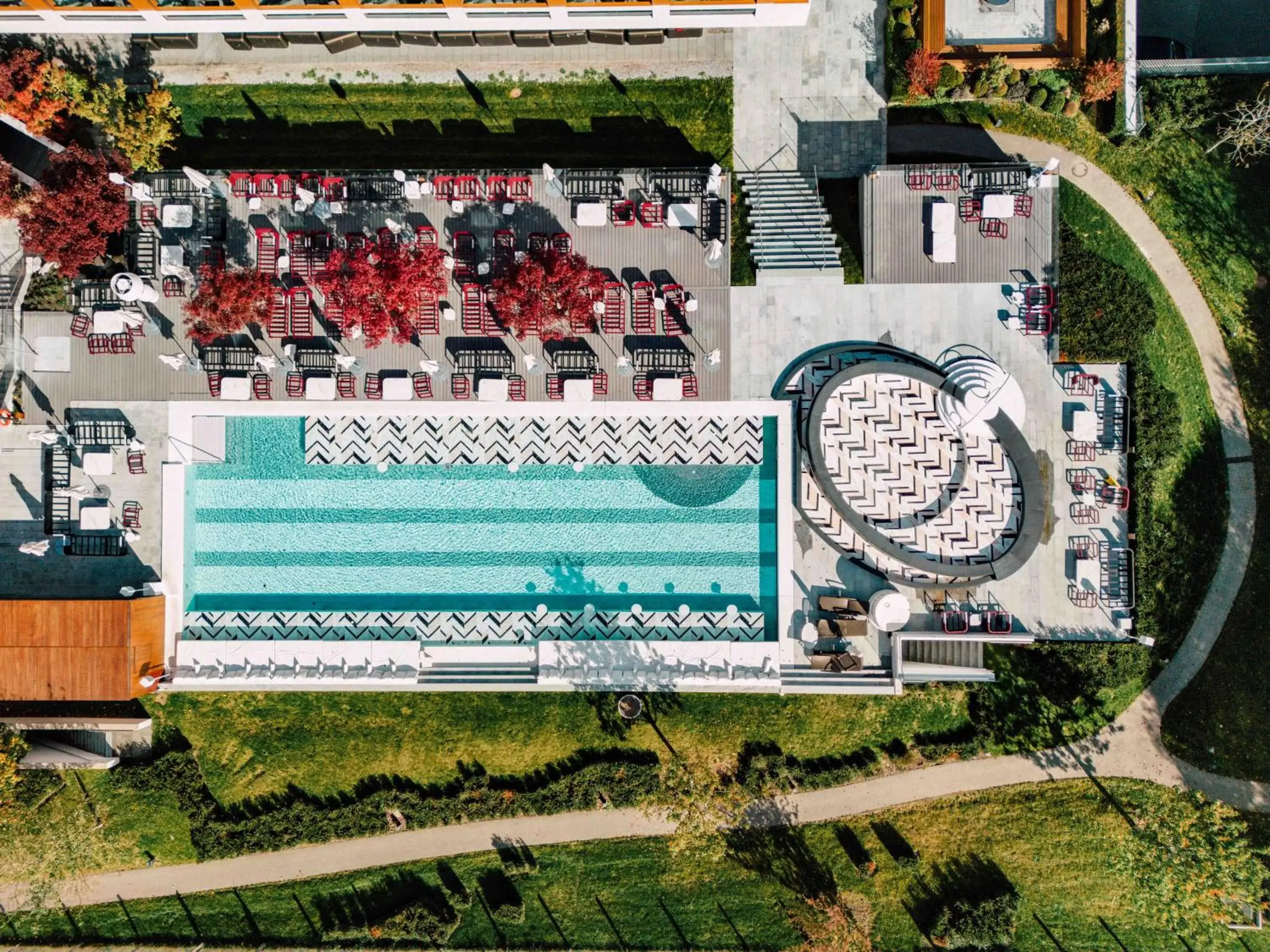 Pool view, Bird's-eye View in FIVE Zurich - Luxury City Resort