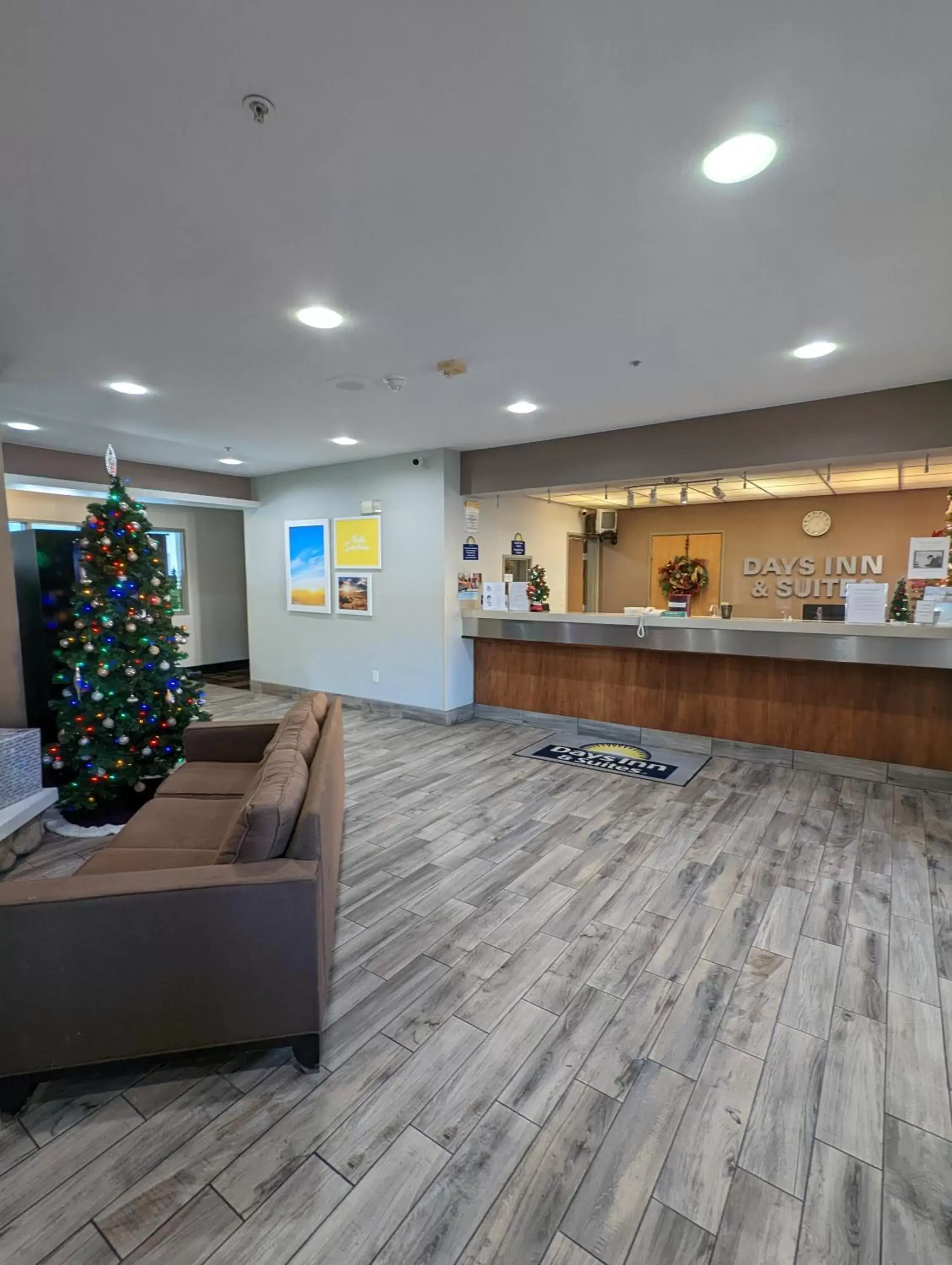 Lobby or reception, Lobby/Reception in Days Inn & Suites by Wyndham Castle Rock