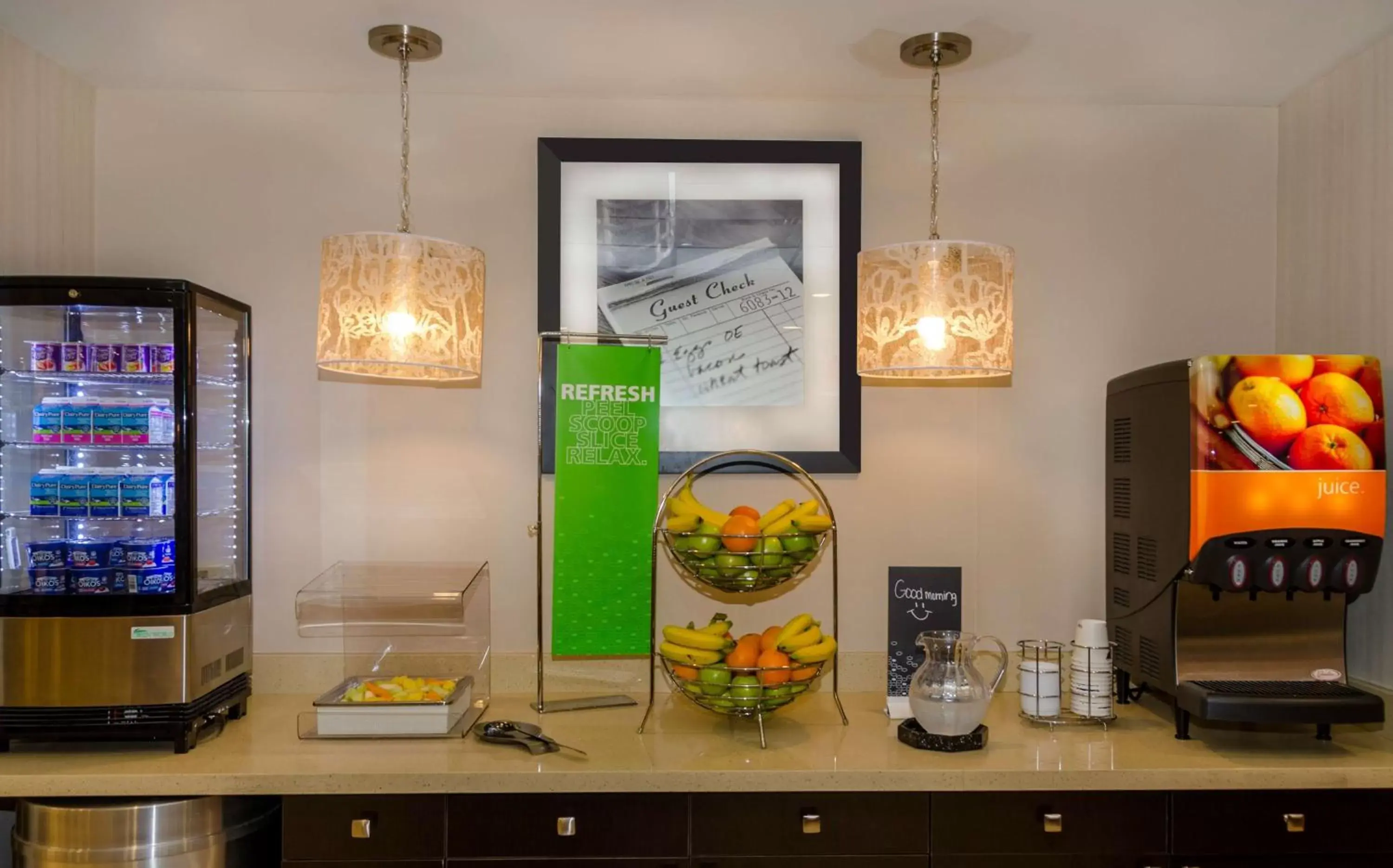 Dining area in Hampton Inn & Suites New Albany Columbus