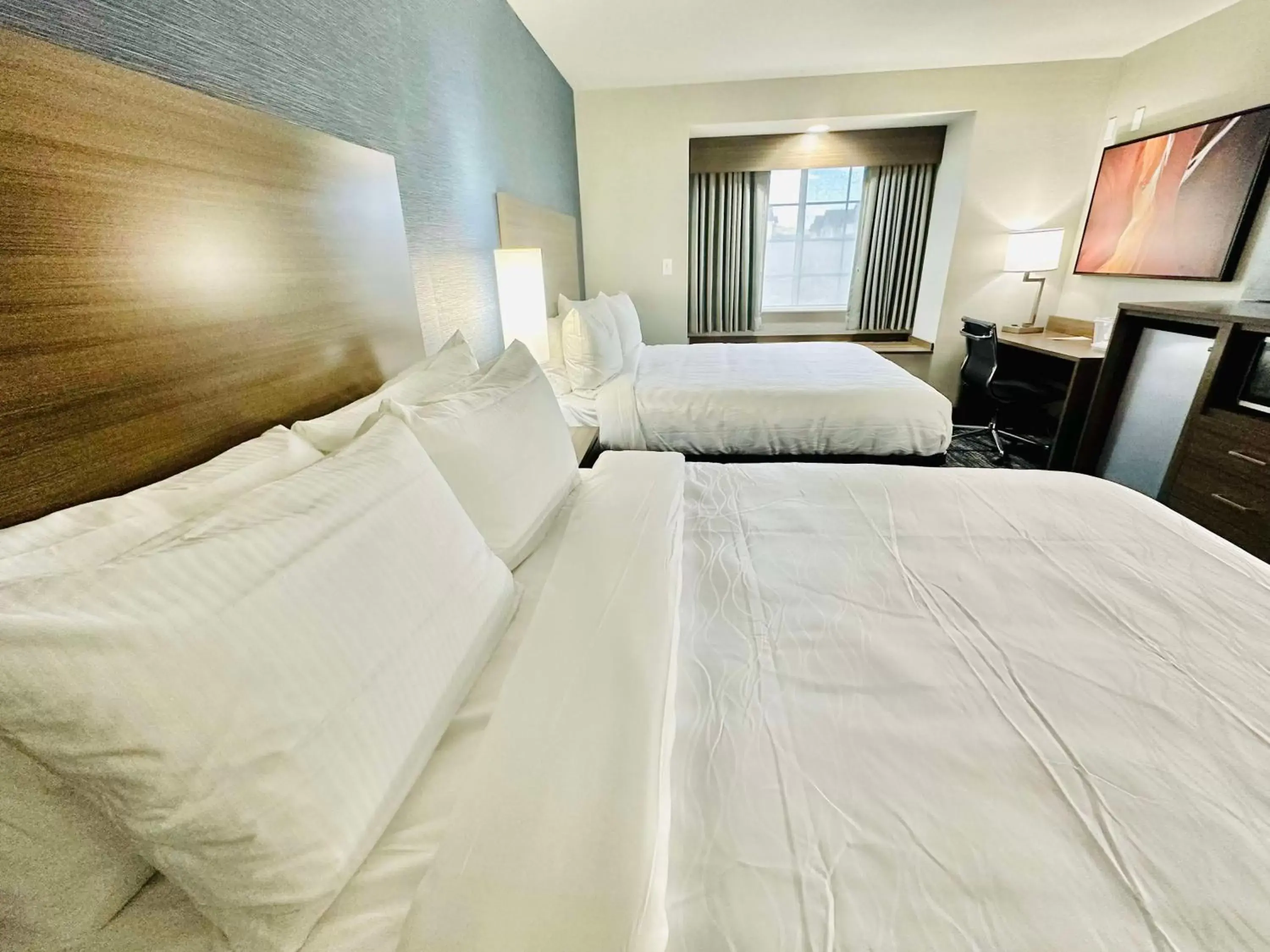 Bedroom, Bed in Best Western Bellemont Shadow Mountain Inn