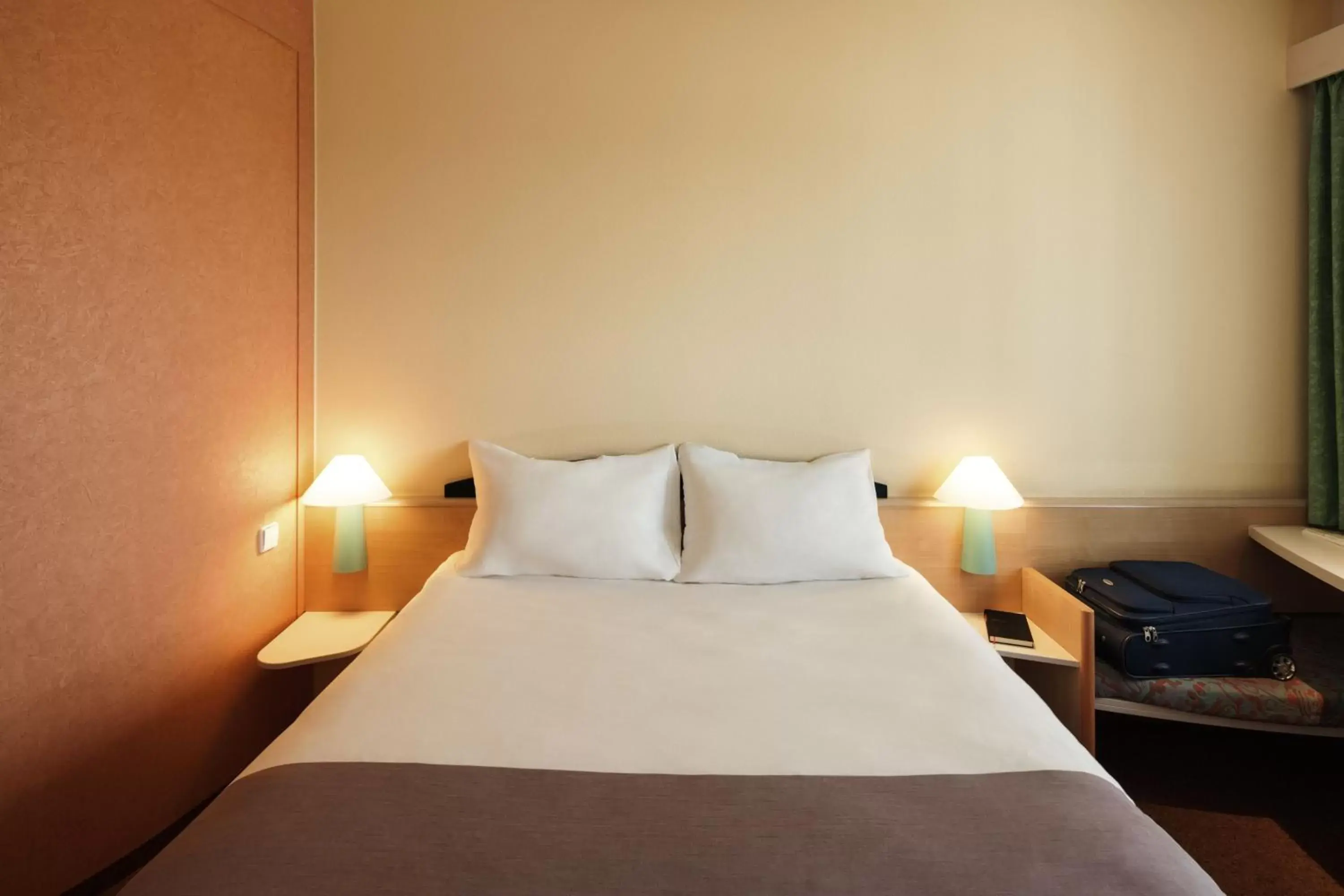 Bed, Room Photo in ibis Fulda City
