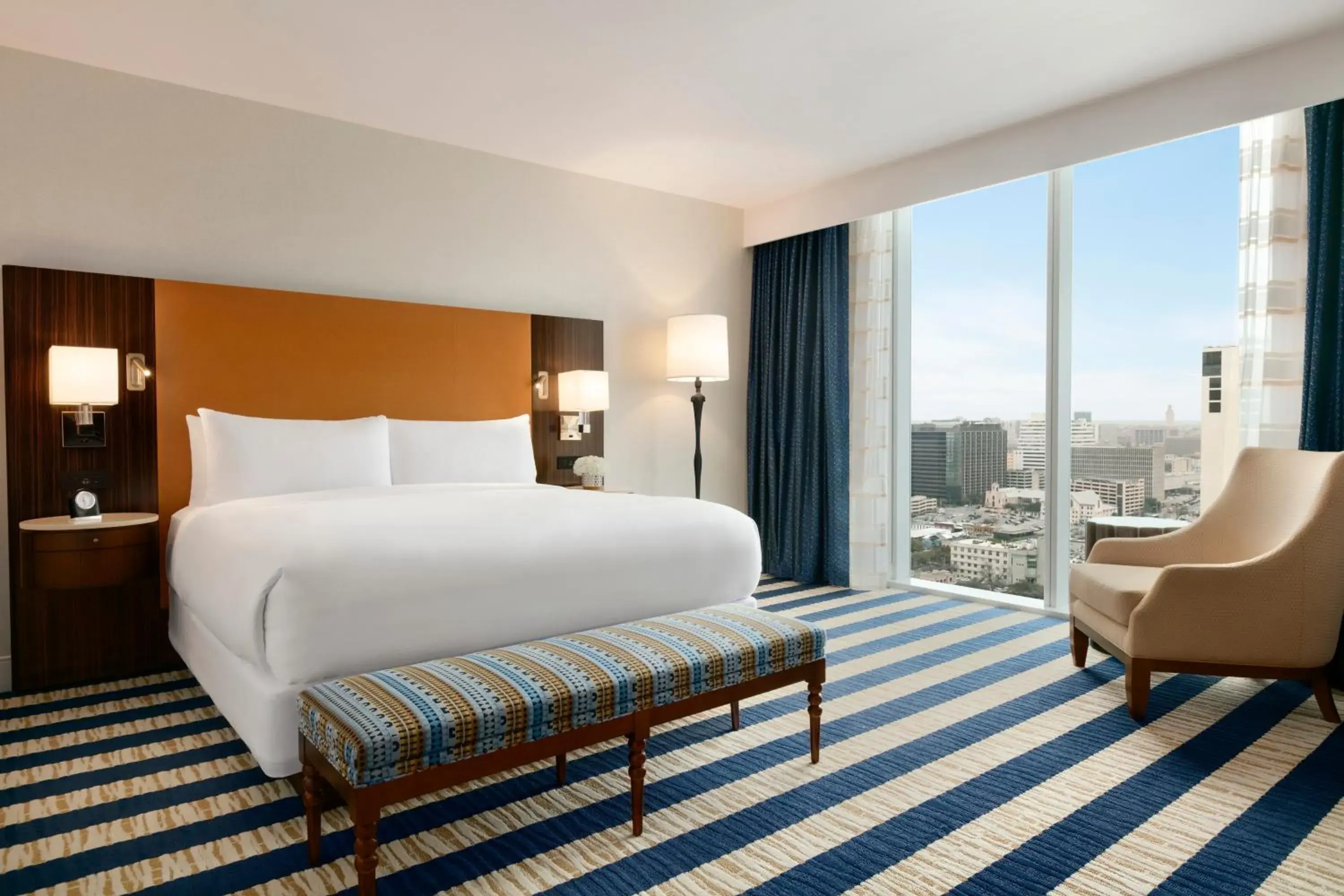 View (from property/room), Bed in Fairmont Austin