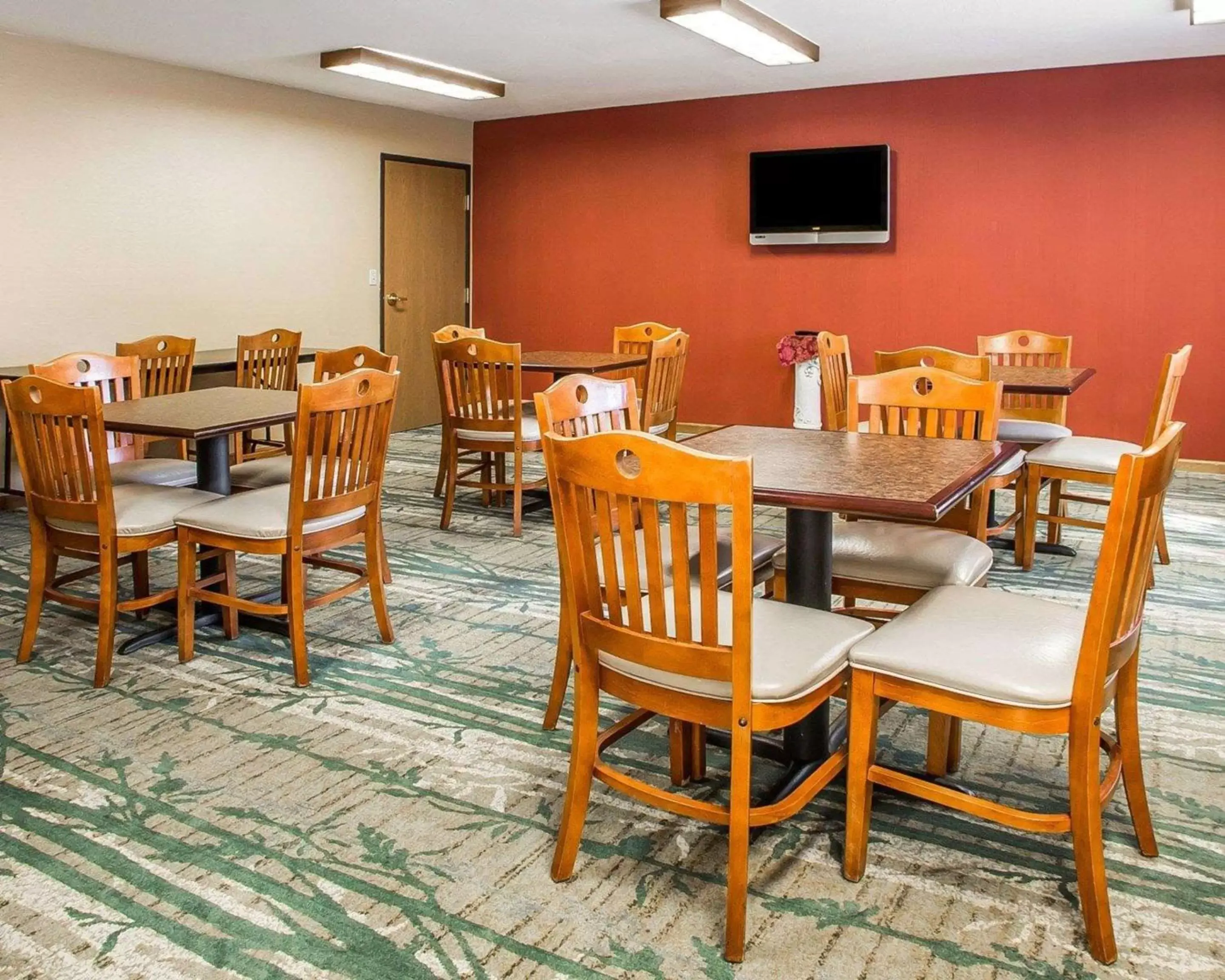 Restaurant/Places to Eat in Comfort Inn Van Wert