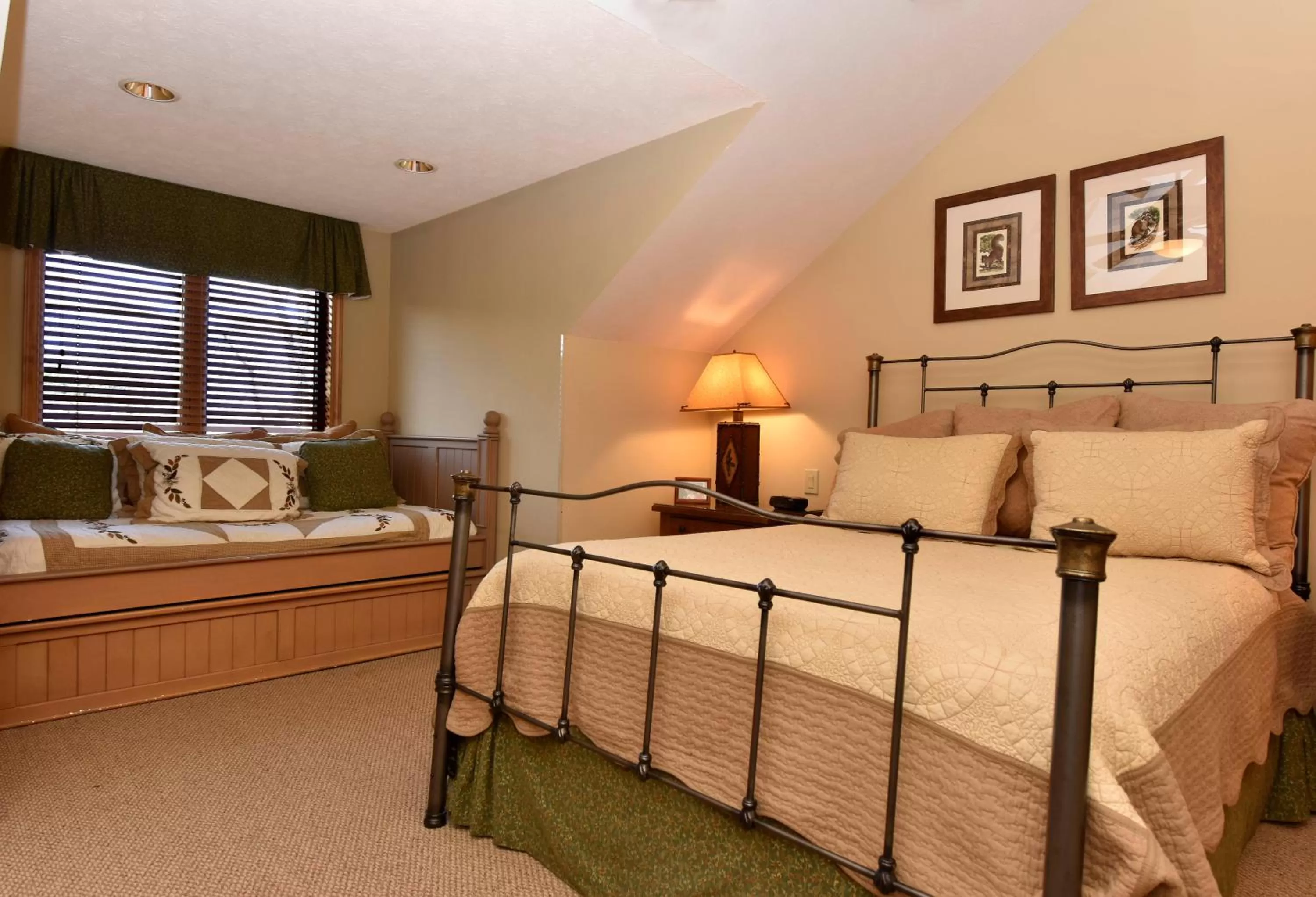 Bedroom, Bed in Chetola Resort Condominiums