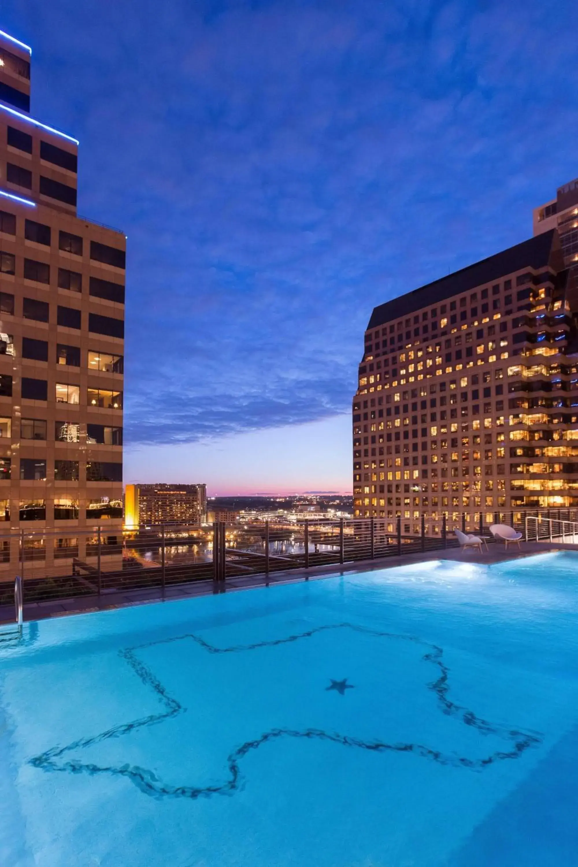 Swimming Pool in JW Marriott Austin