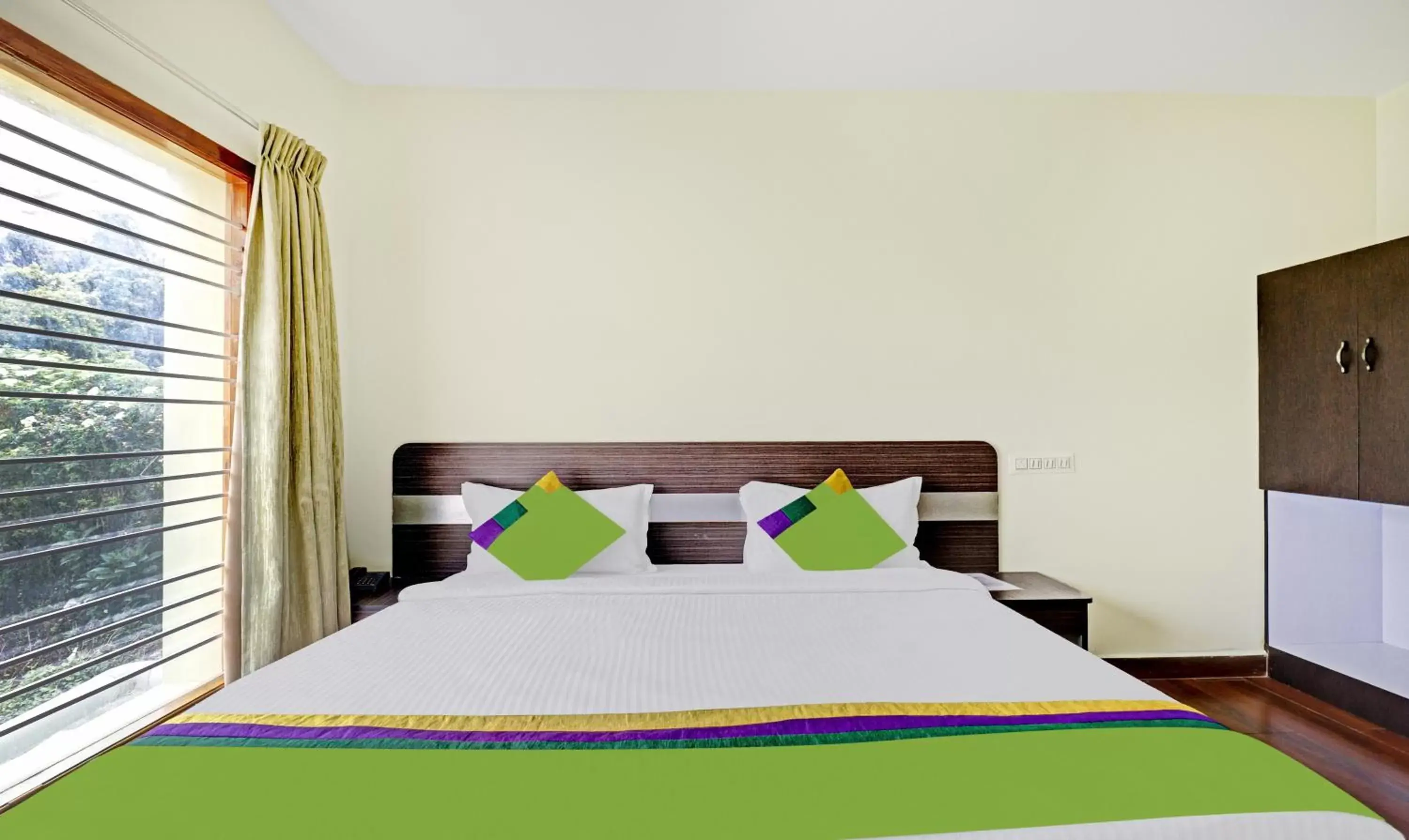 Bedroom, Bed in Treebo Aall Season Bedroom, Bed in Treebo Aall Season