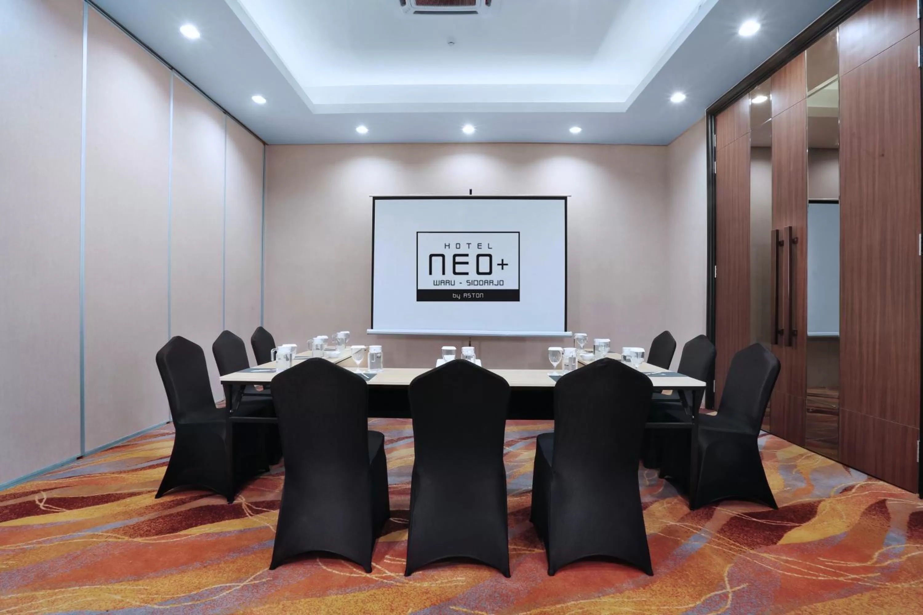 Meeting/conference room in NEO+Waru-Sidoarjo by ASTON