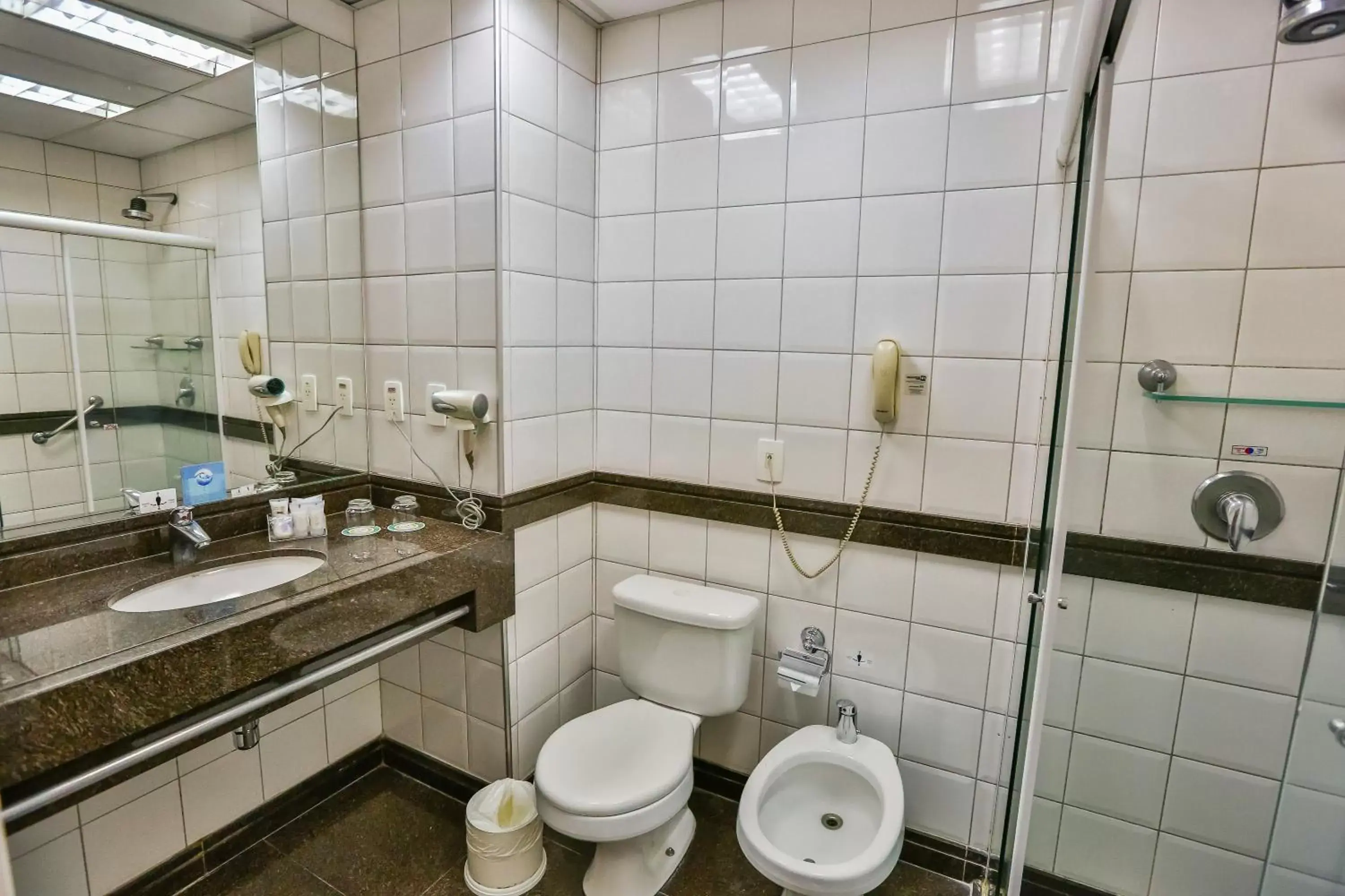 Toilet, Bathroom in Sun Valley Marília by Atlantica