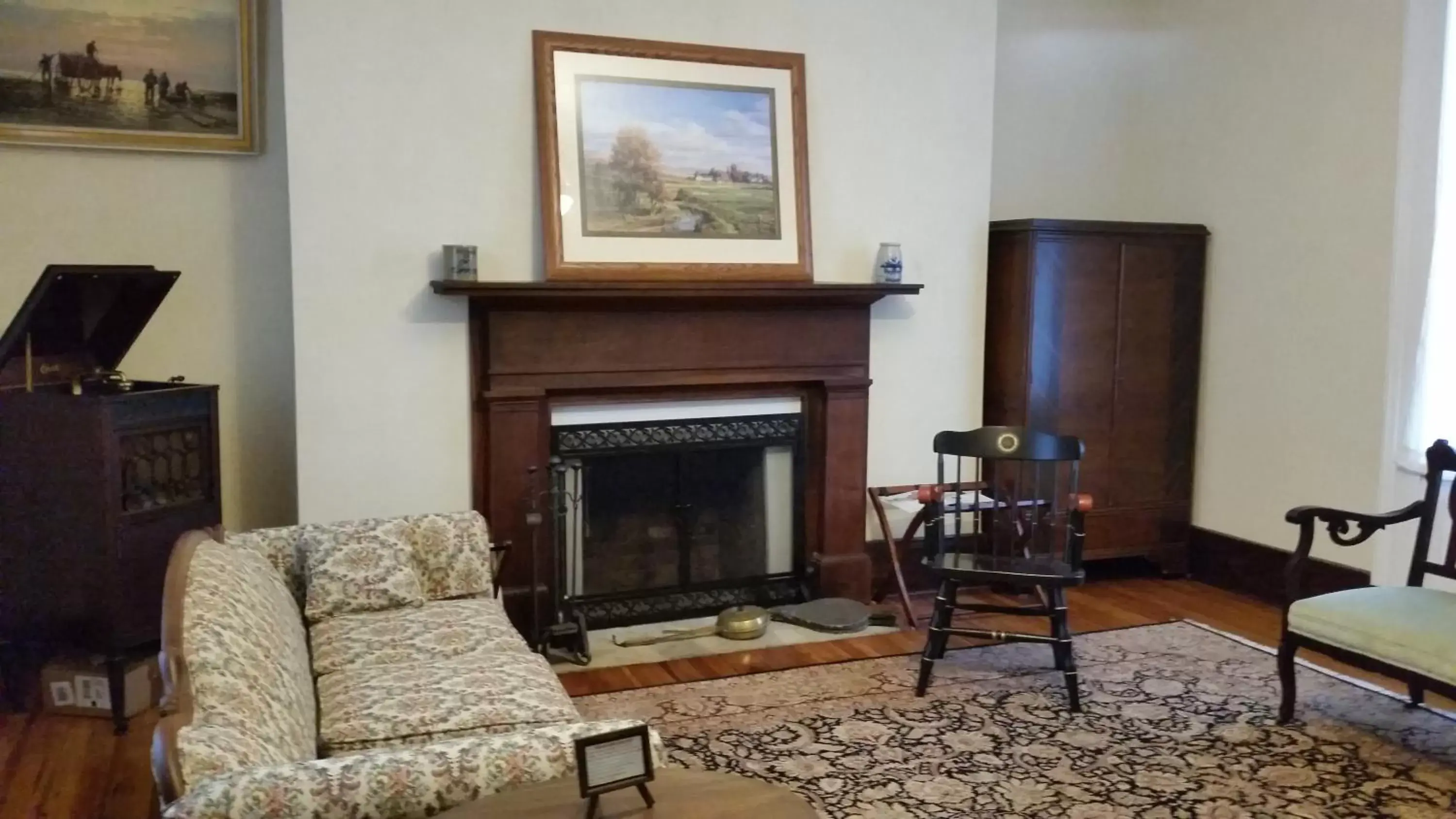 Photo of the whole room, Seating Area in Mountain Home Bed & Breakfast