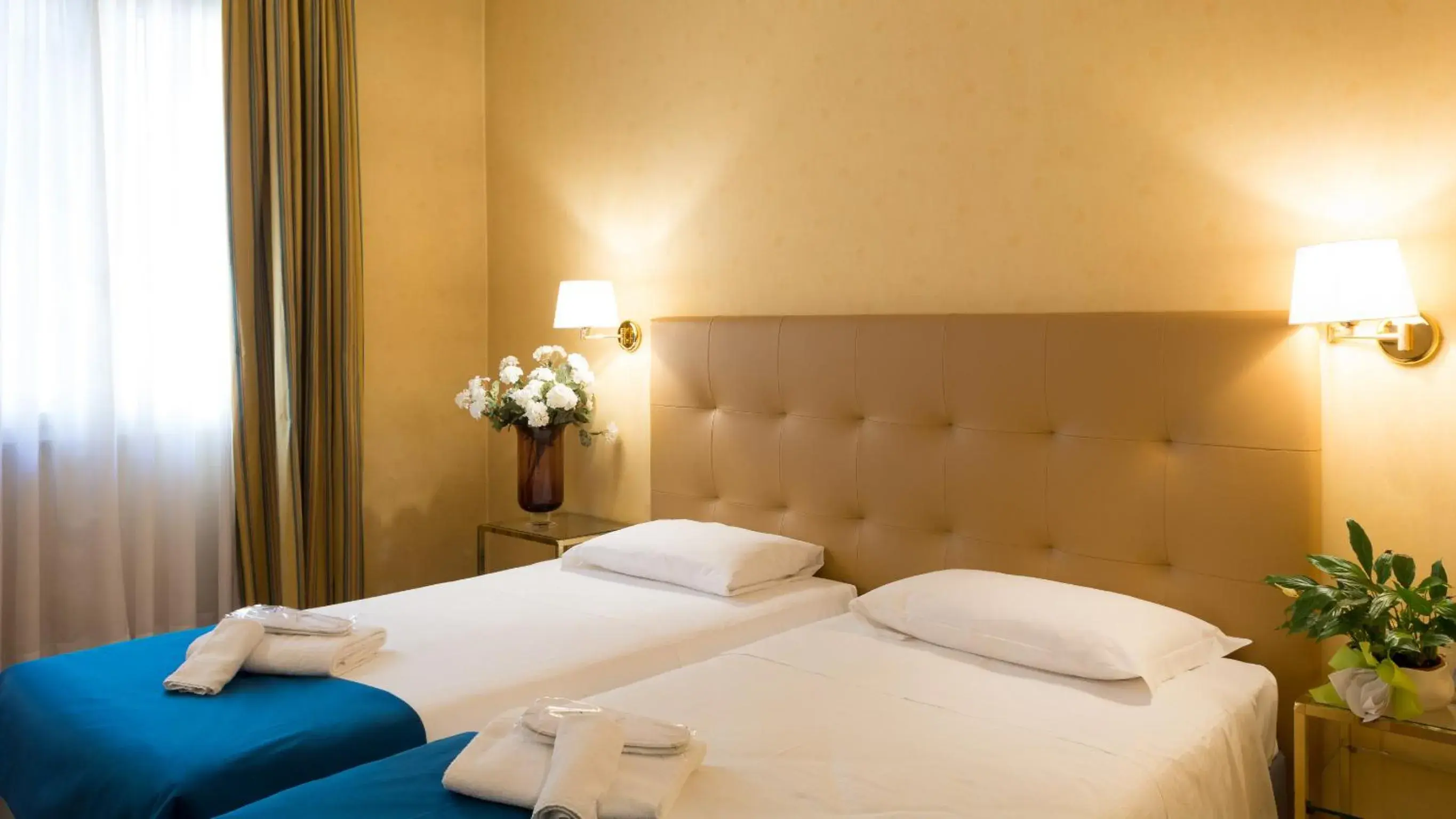 Other, Bed in Hotel Lombardia