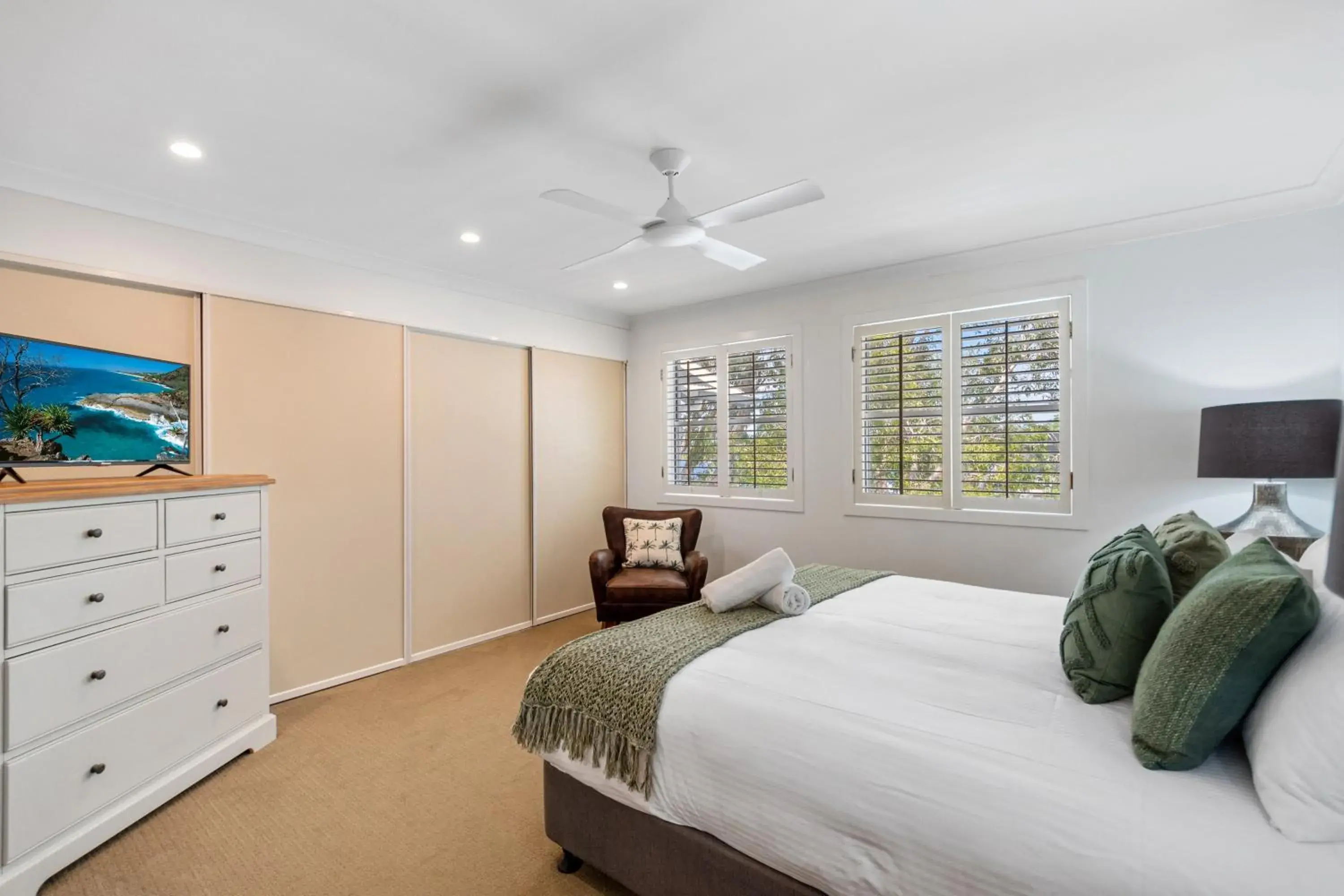 Bed in Noosa Entrance Waterfront Resort