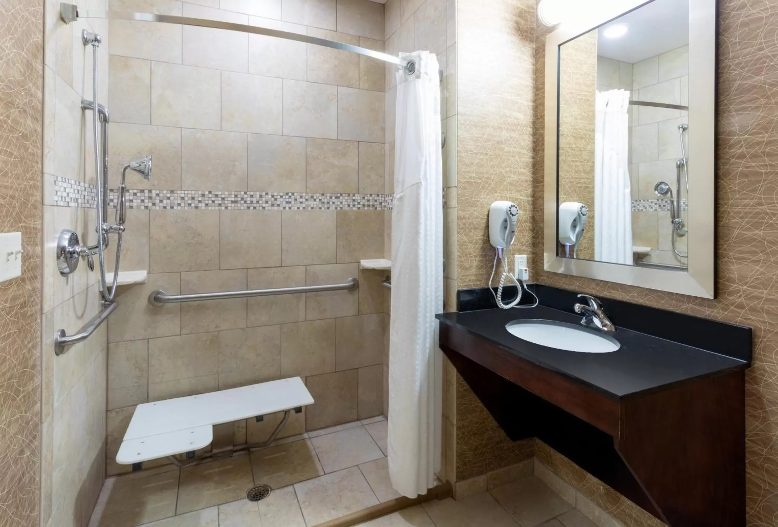 Photo of the whole room, Bathroom in Holiday Inn Express and Suites Rochester West-Medical Center, an IHG Hotel