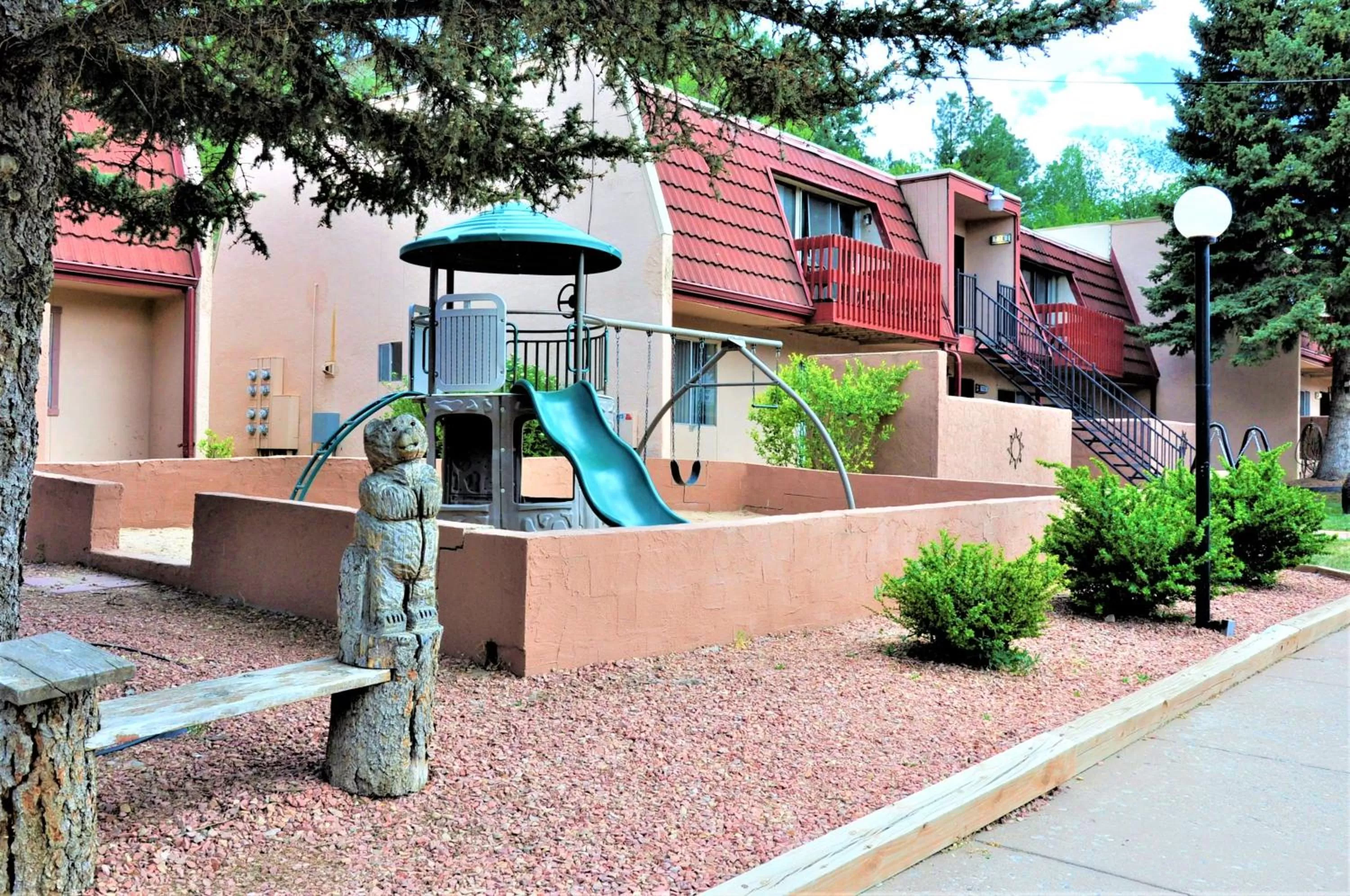 Property building in Pinecliff Village Resort